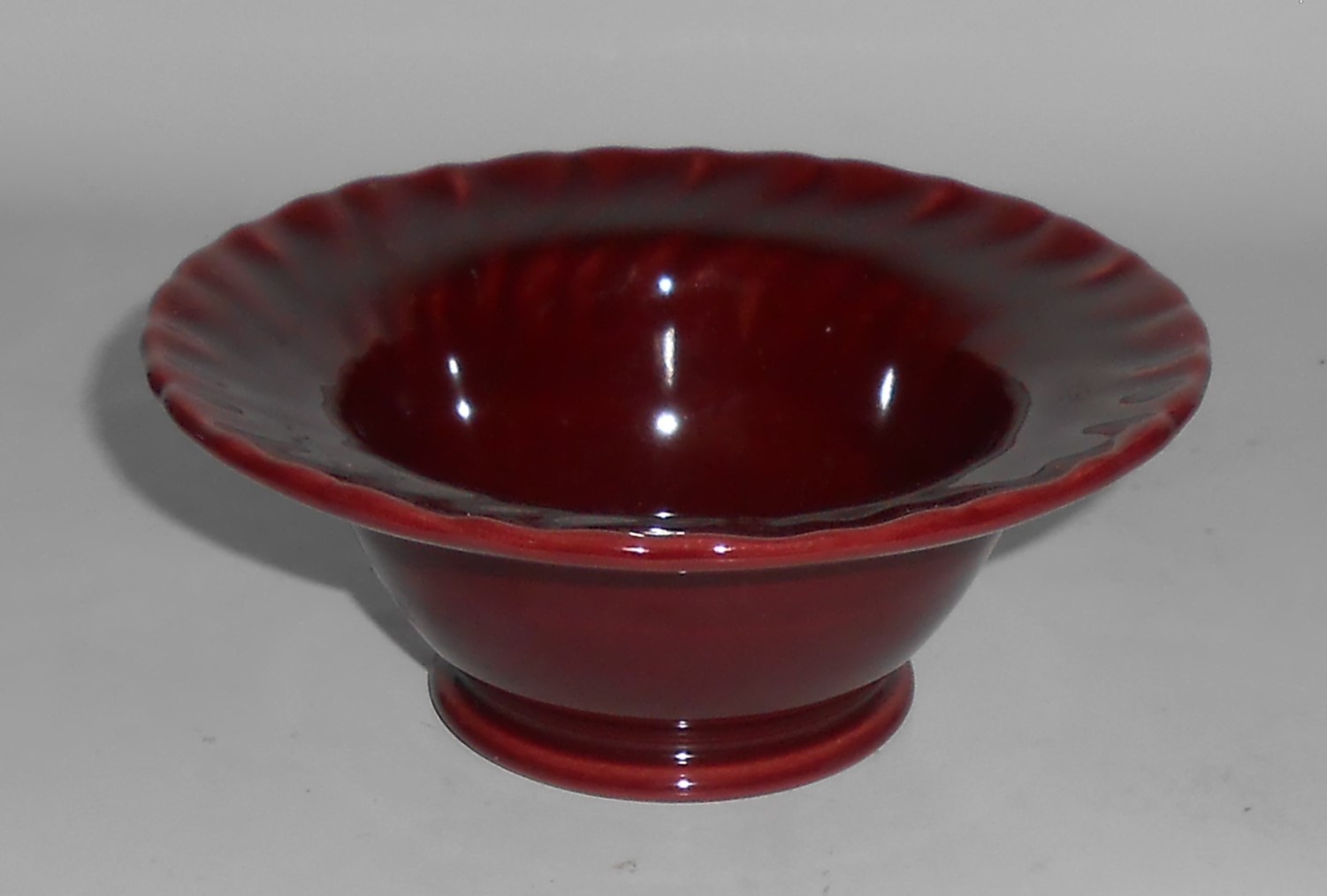 Meito China Porcelain Japan 400 Tri-Flowers w/Gold Band