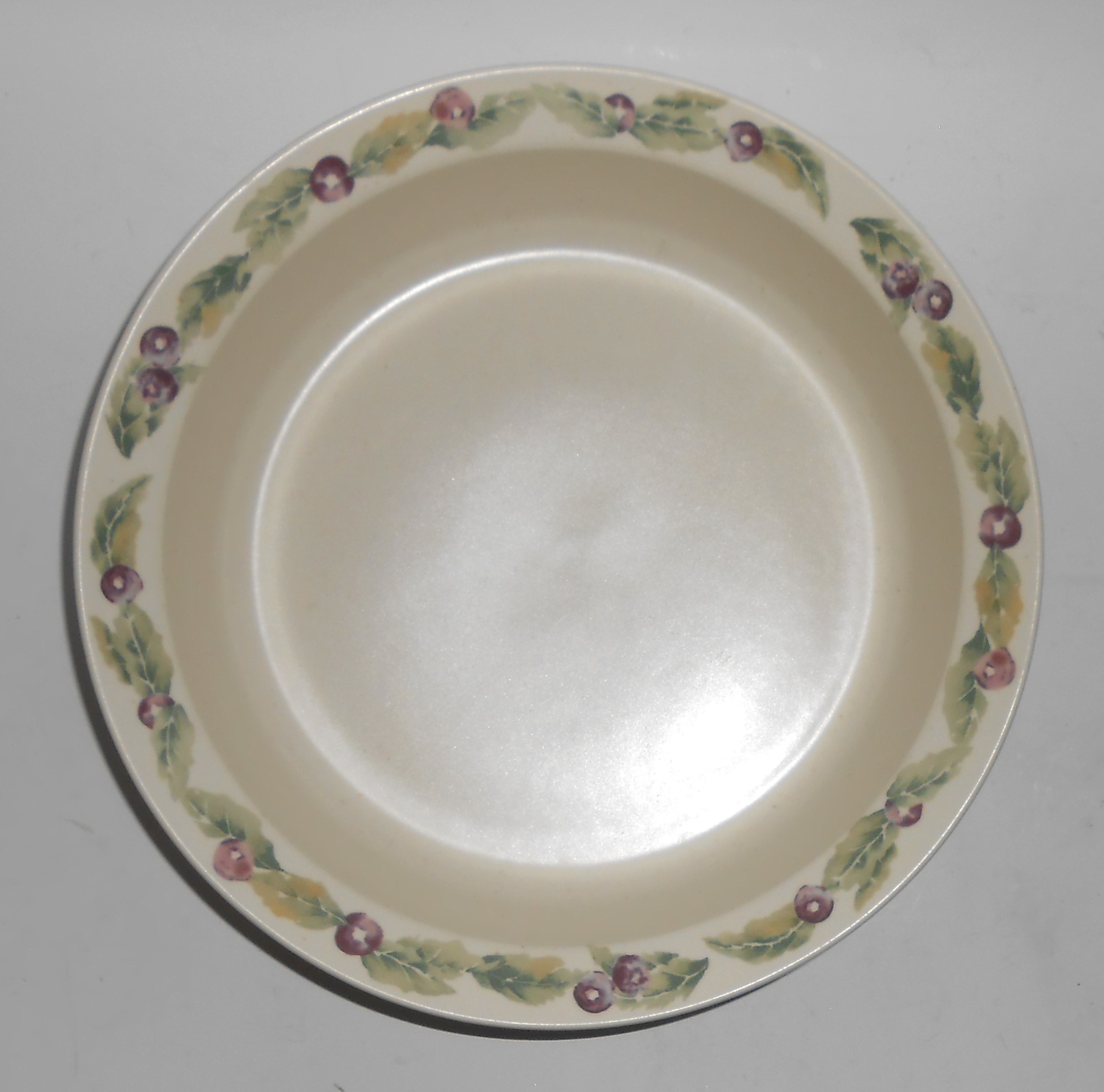 Pfaltzgraff Pottery Jamberry Round 9-5/8'' Vegetable Bo