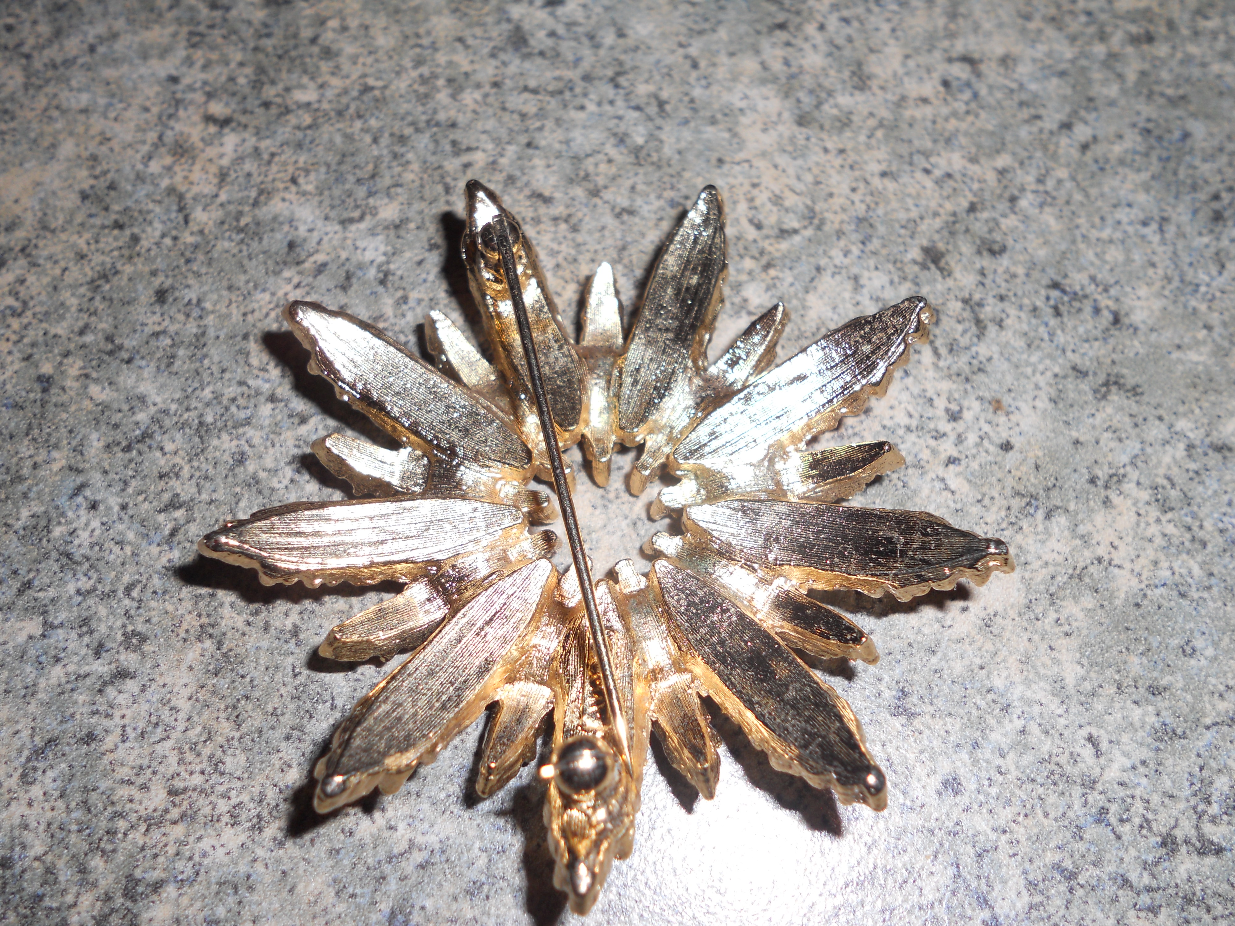 Avon Gold Star Burst Pin Gold Tone 1970s