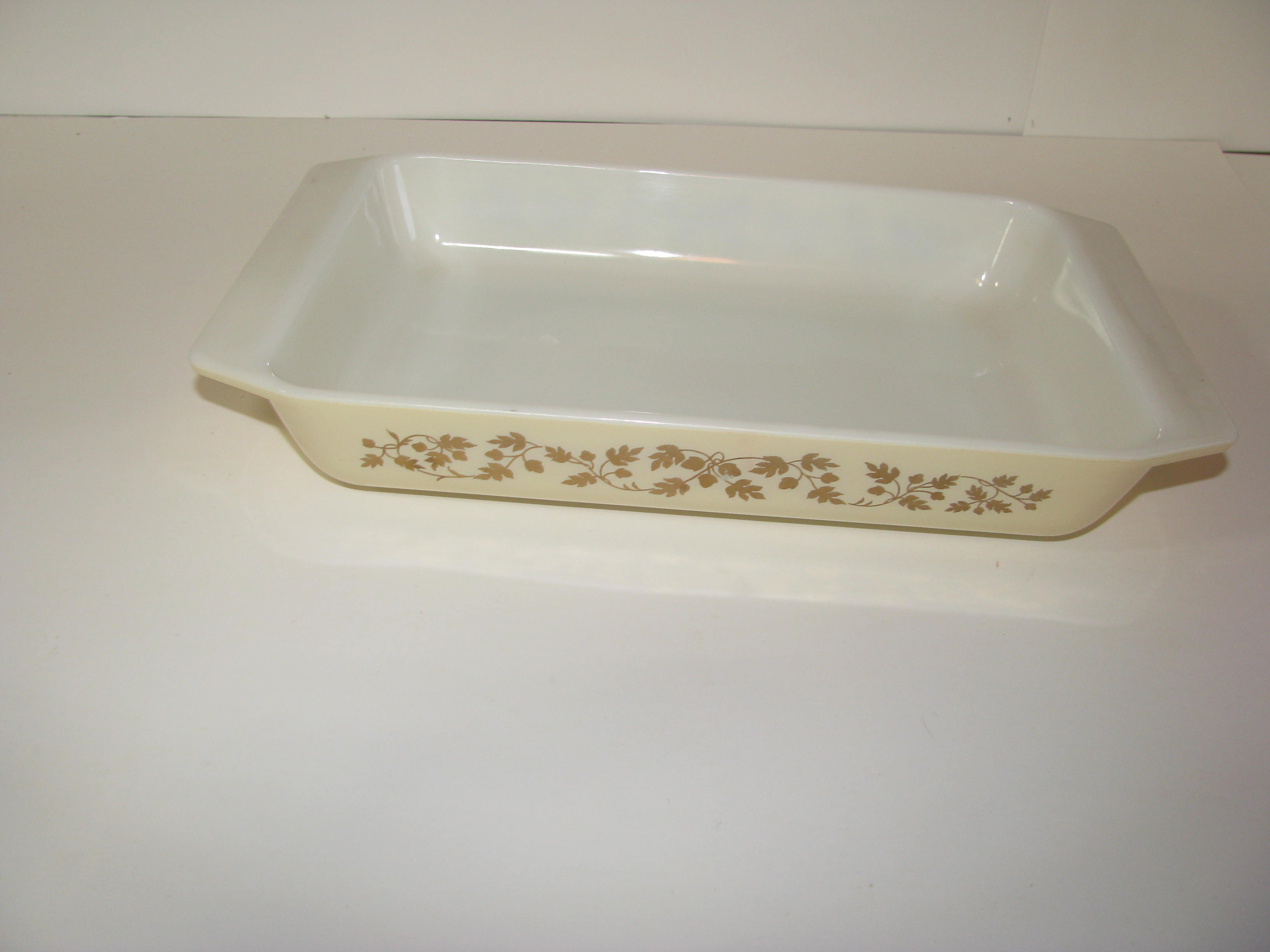Vintage Pyrex Golden Acorn Oblong Baking Dish