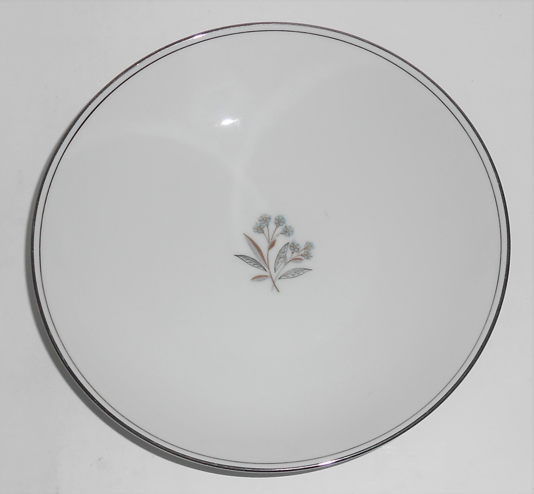Noritake Porcelain China 5788 Bessie w/Platinum Soup Bo