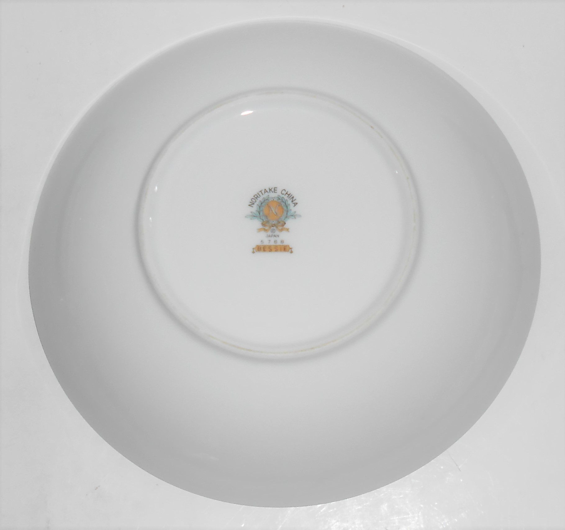 Noritake Porcelain China 5788 Bessie w/Platinum Soup Bo