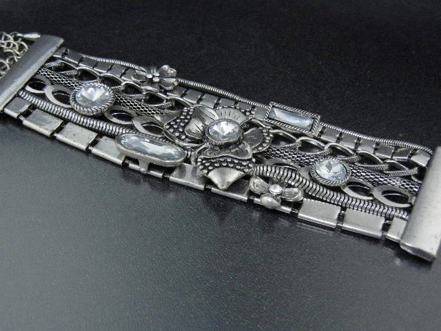 Stretch Bracelet Rhinestones Flowers