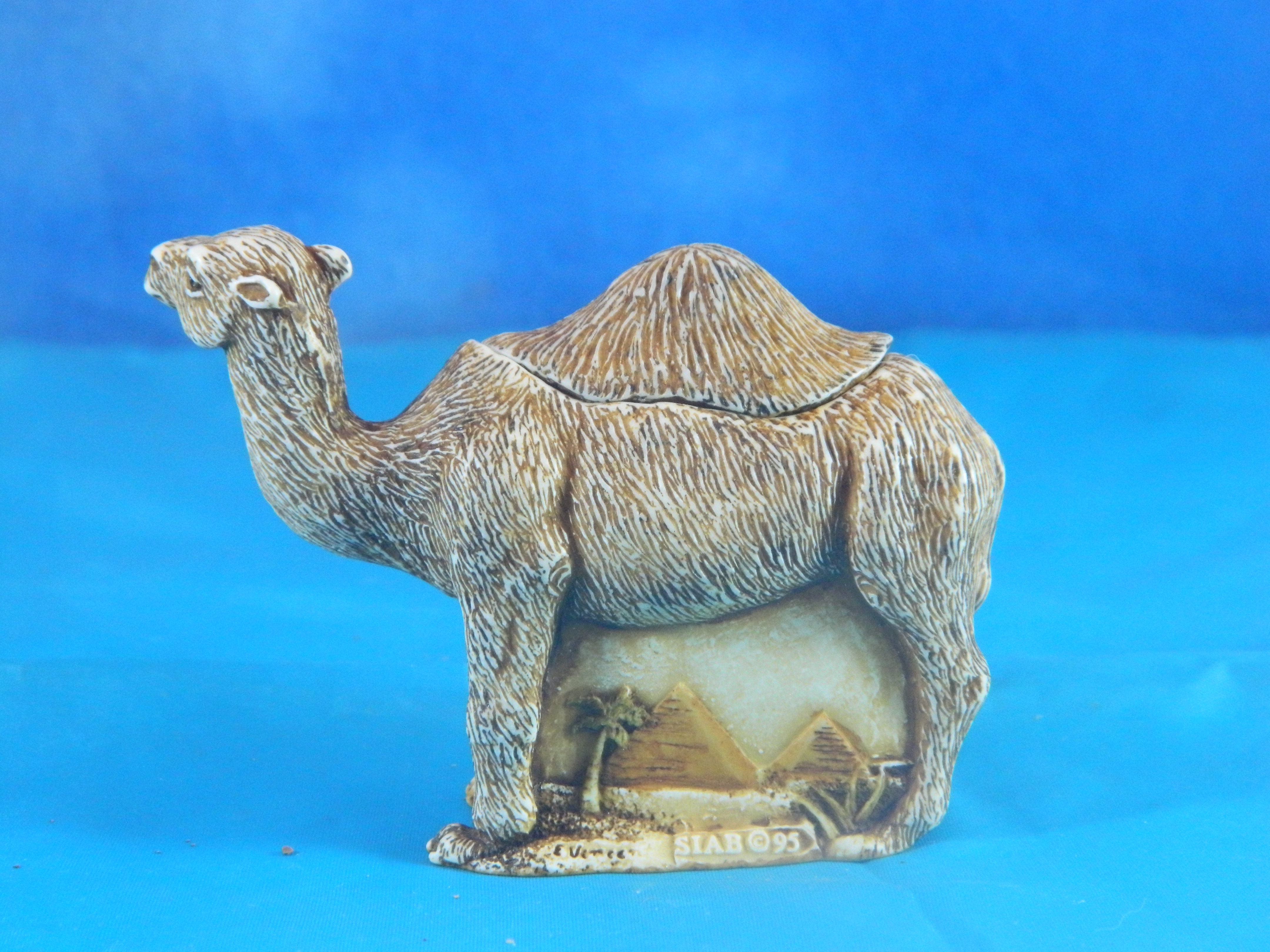 SIAB Surprise It's a Box Made in England Camel
