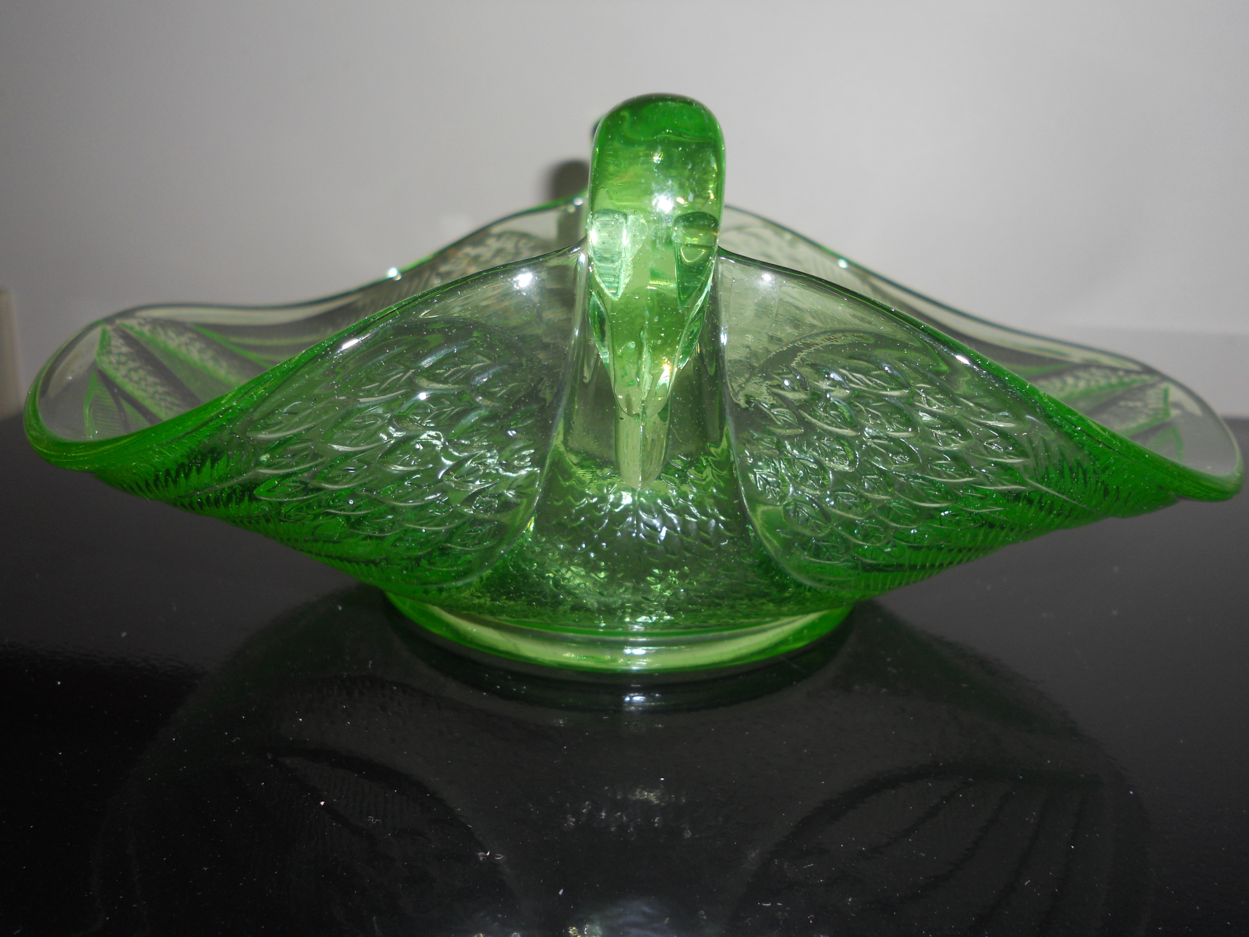 Fenton Art Glass Green Swan Bowl