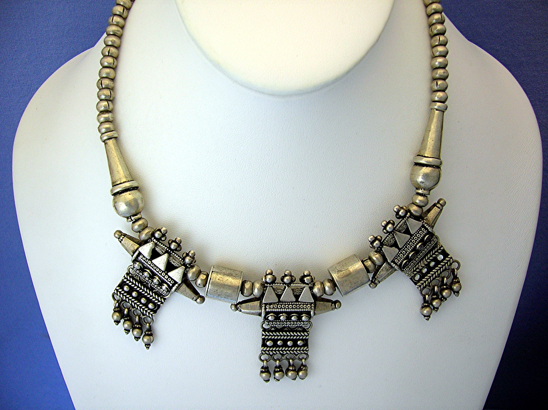 Necklace Silver Ethnic Pendant Chain Bead 17 Inch