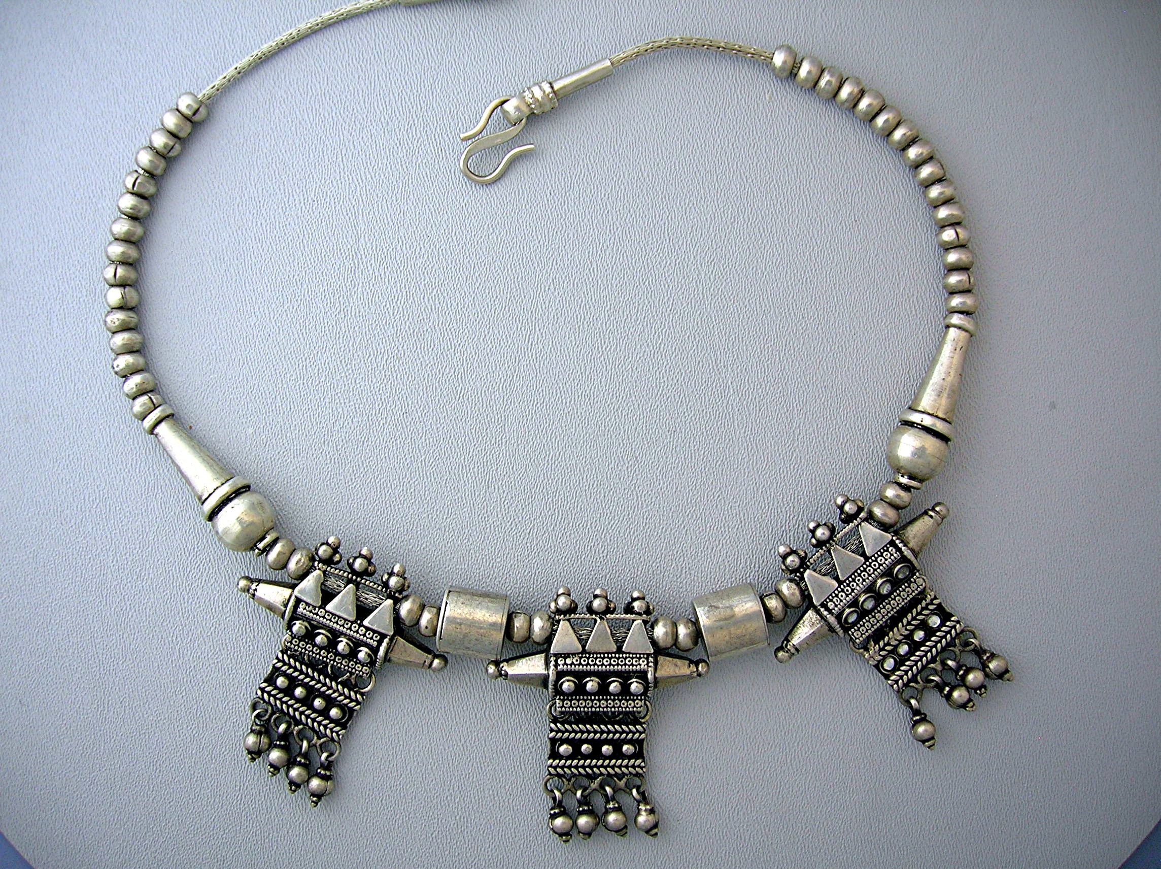 Necklace Silver Ethnic Pendant Chain Bead 17 Inch