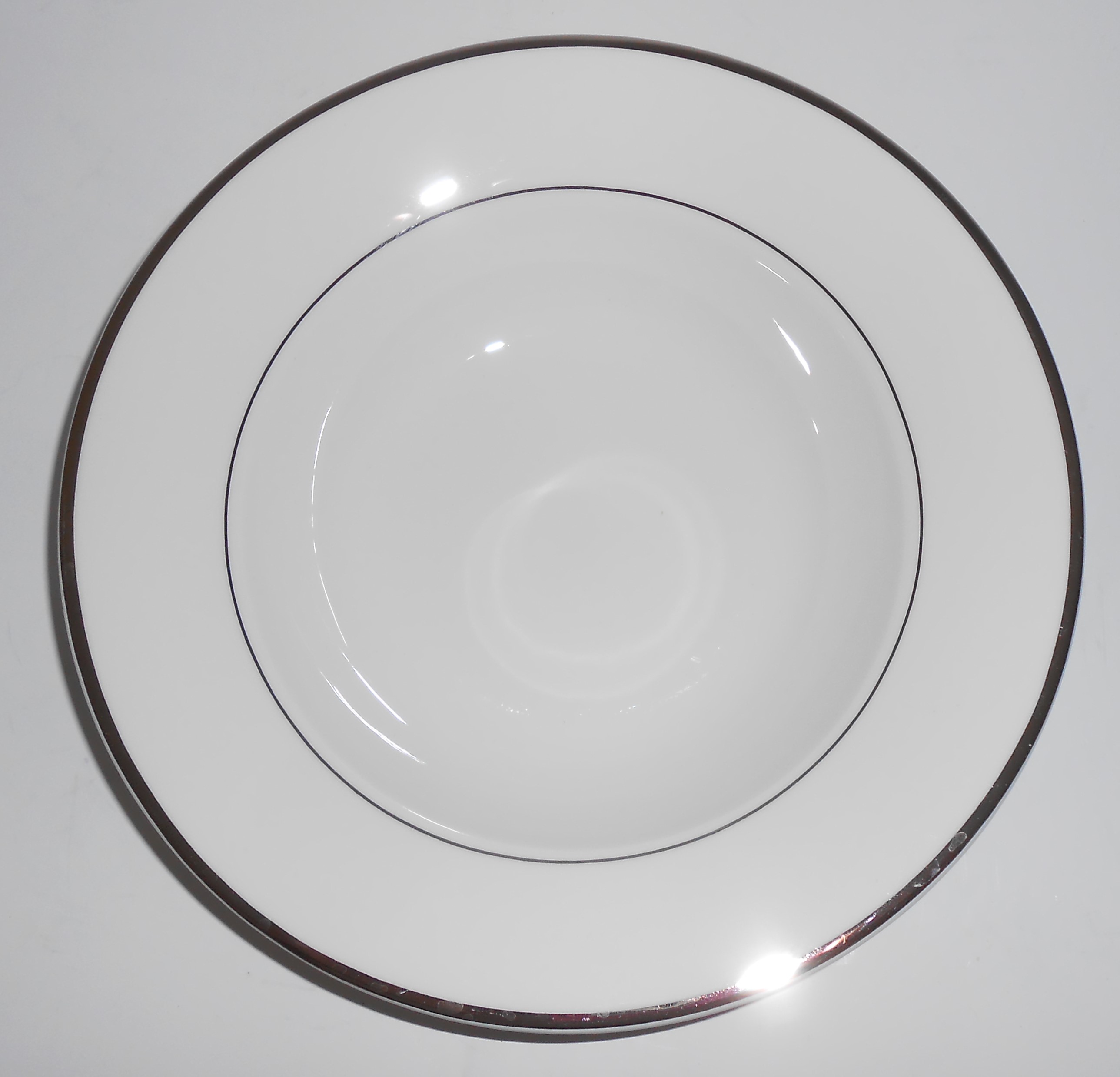 Mikasa Fine China  HK301 Cameo Platinum Rimmed Soup