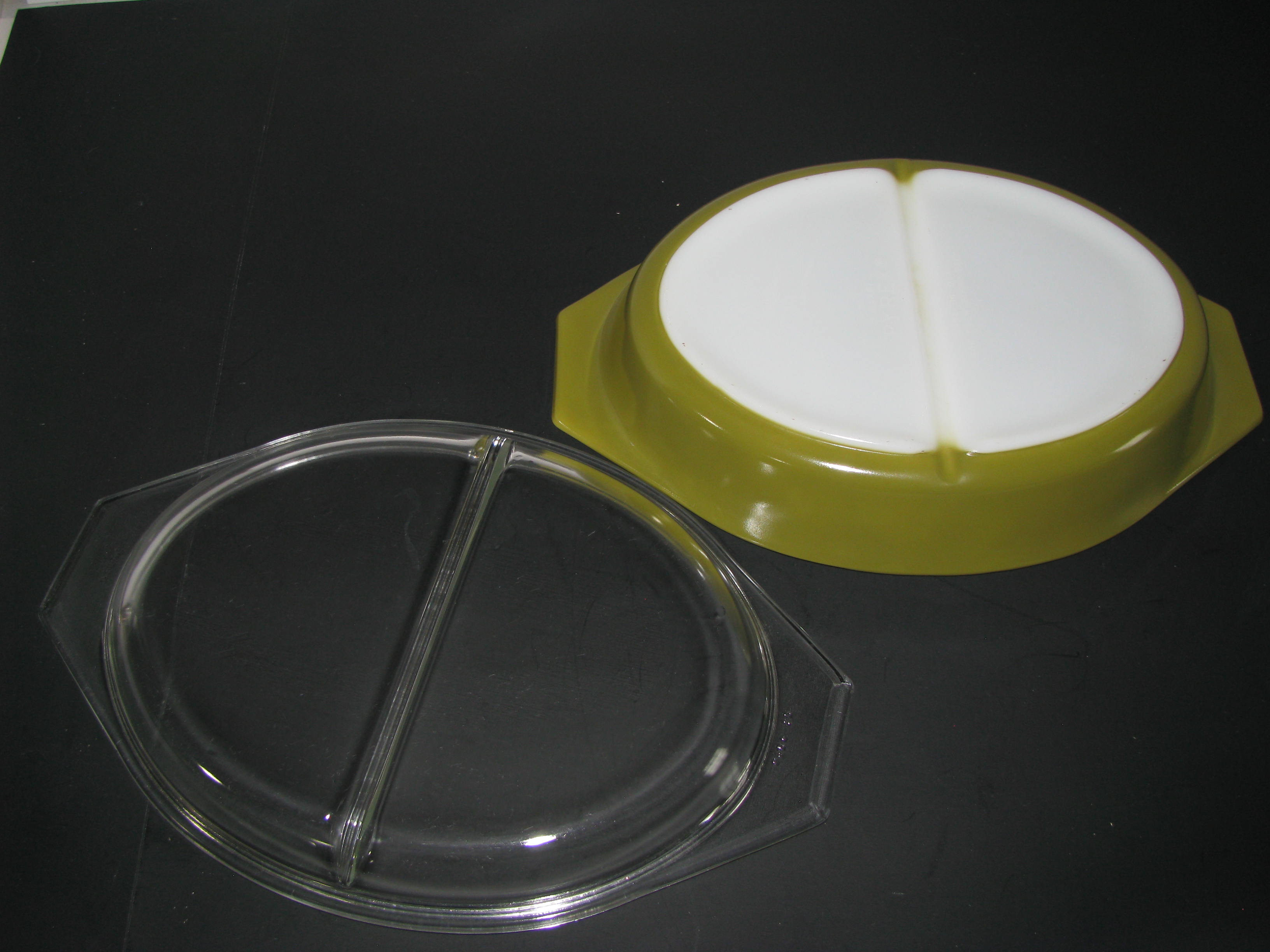 Vintage Pyrex Verde Yellow Divided Dish with Clear Lid