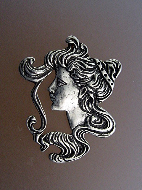 Sterling Silver Antique Cameo Face Pendant