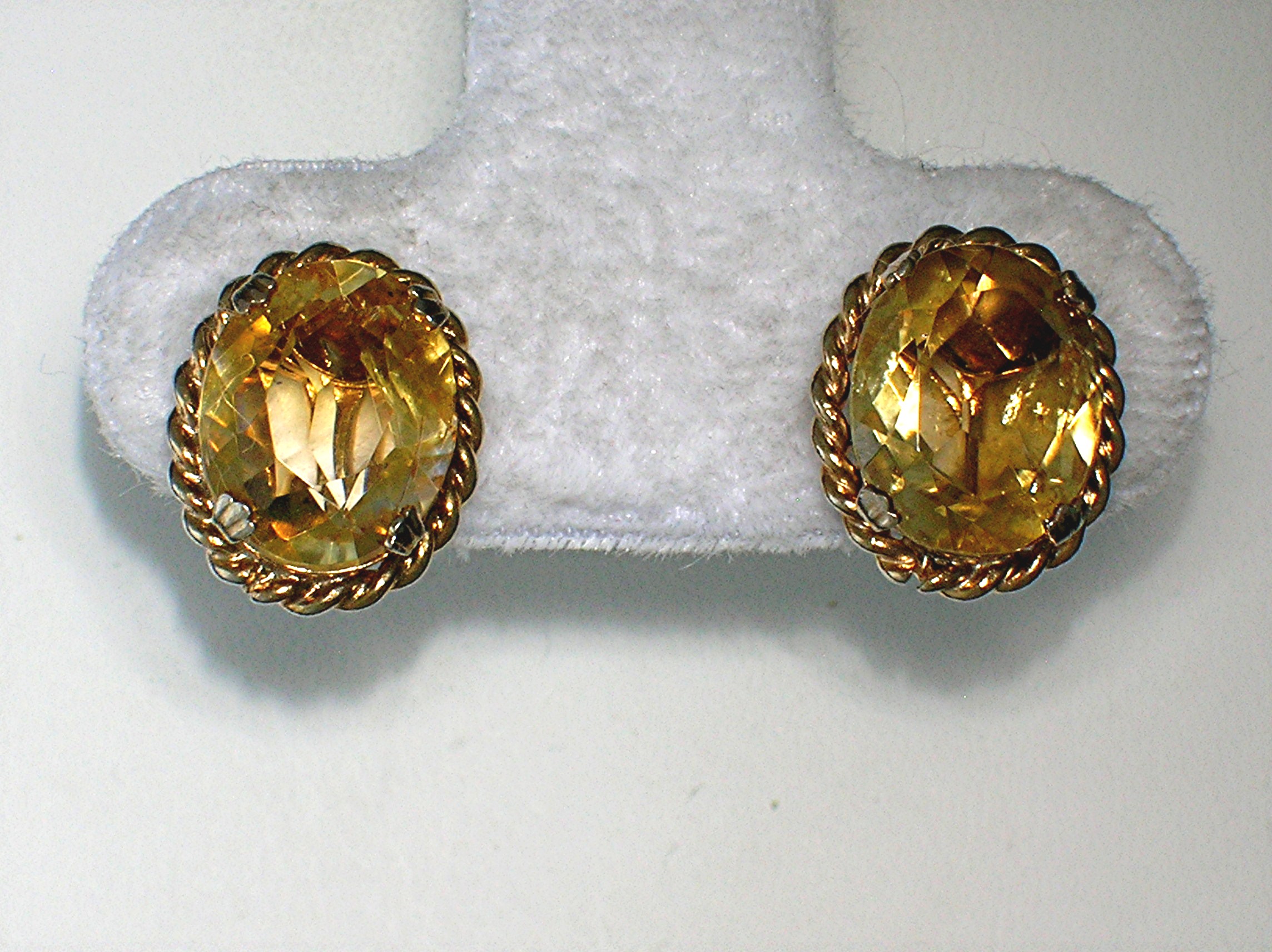 vintage pair of screwback goldtone earrings . . . . . .