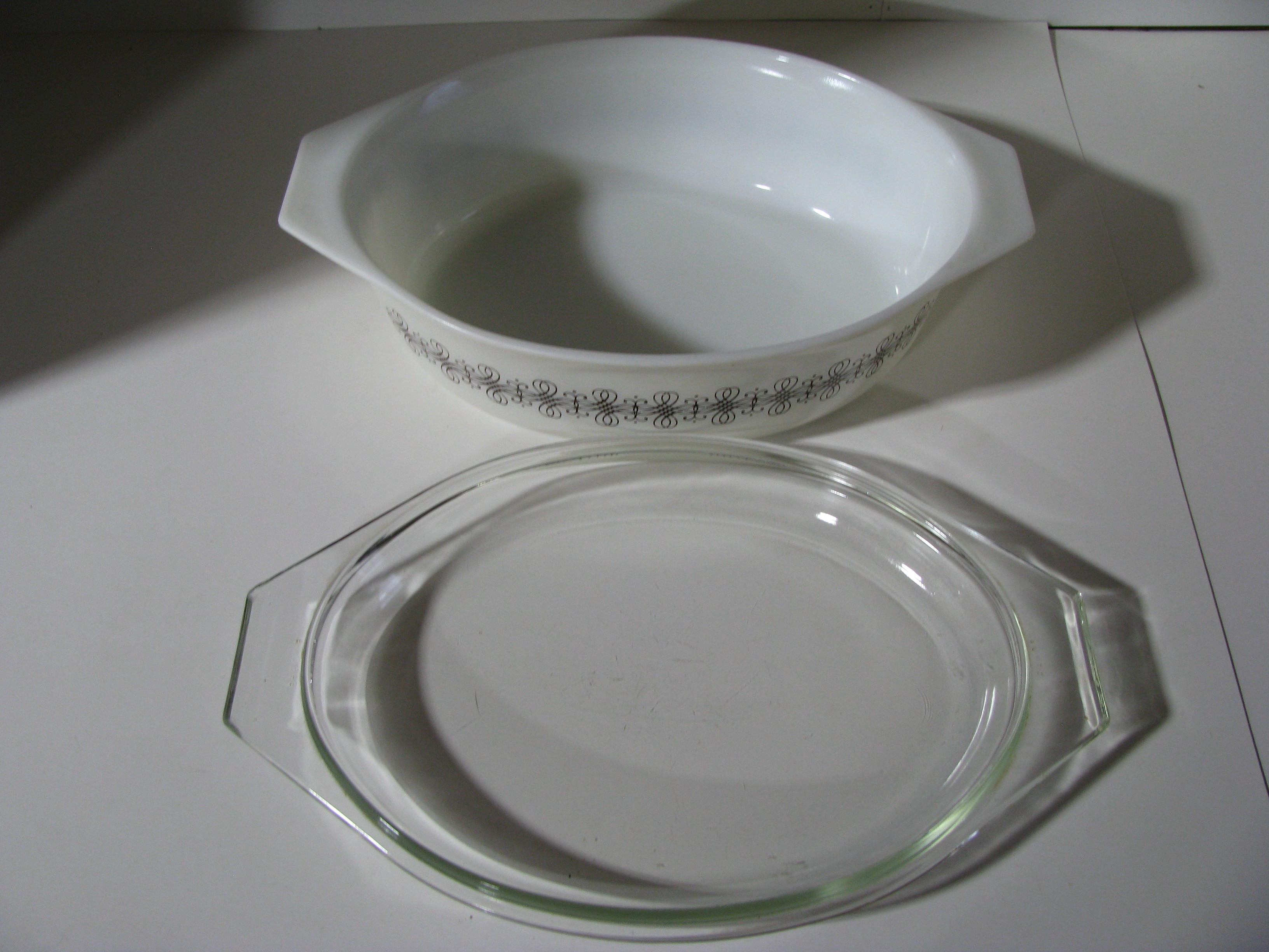 Vintage Pyrex Promo Empire Scroll Filigree Casserole