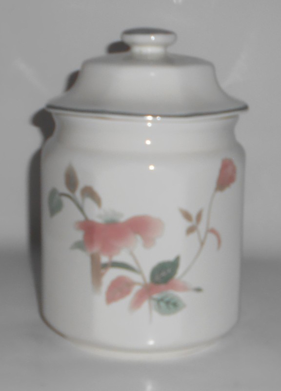 Mikasa China Silk Flowers Medium Canister w/Lid - MINT