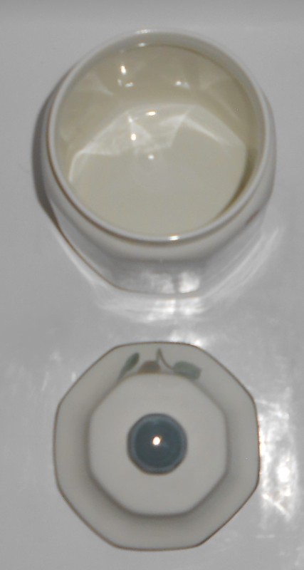 Mikasa China Silk Flowers Medium Canister w/Lid - MINT