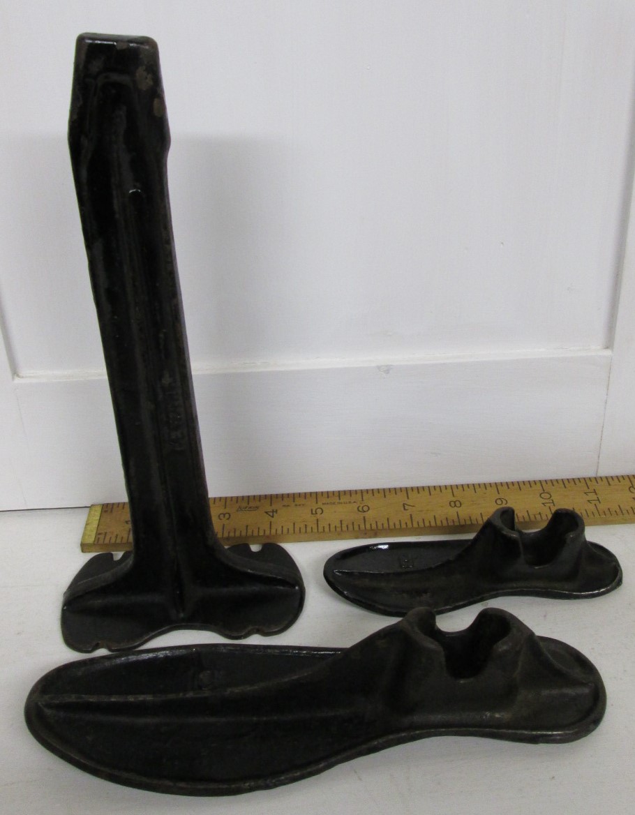 Cobbler's Shoelast Shoe Last Stand w/ Anvils