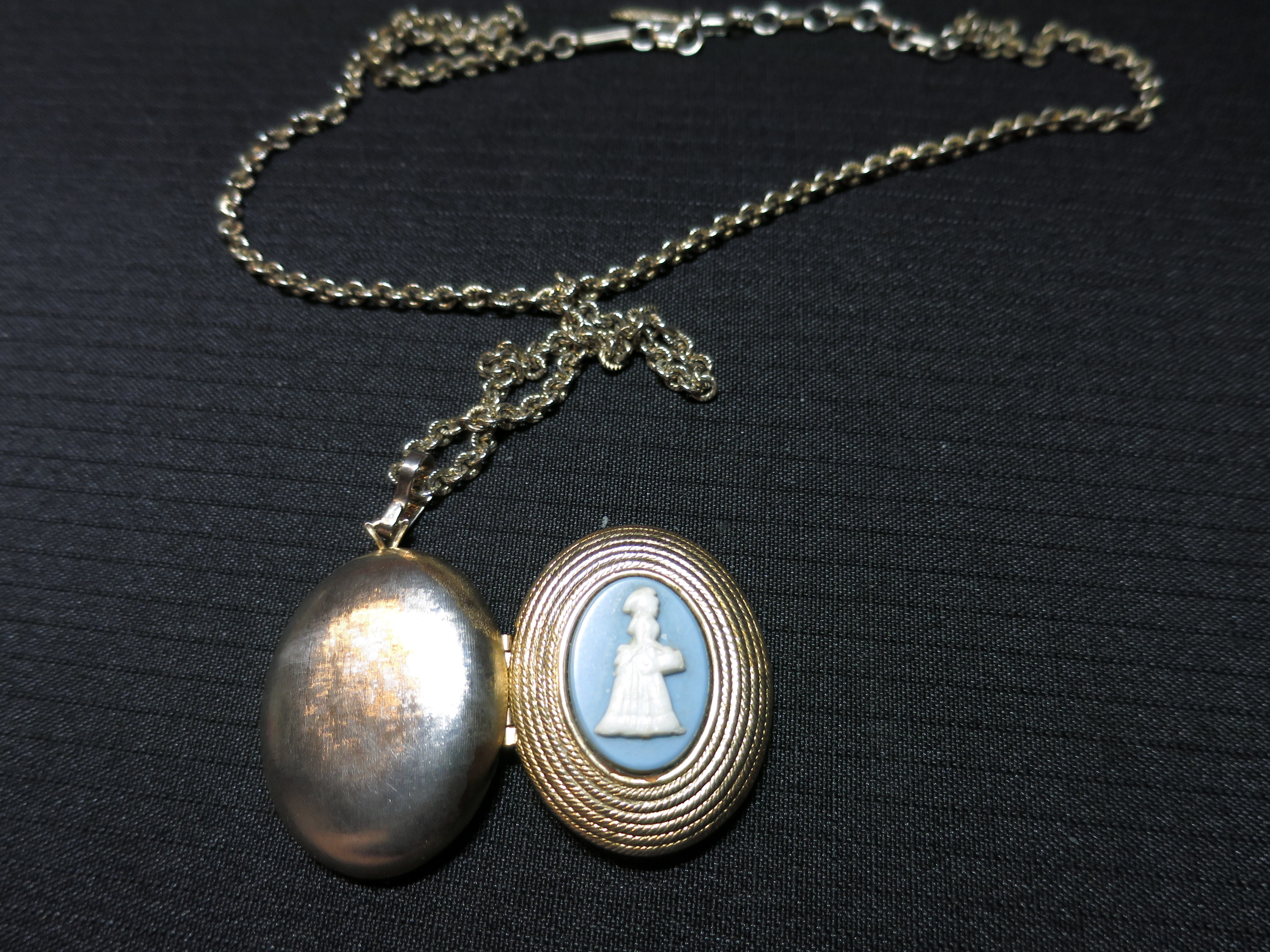 Avon Cameo Necklace Honor Award Presidents Campaign 1966