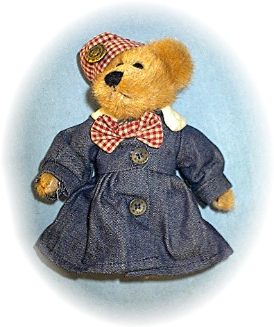 Boyds 6 1/2 inch Fully Dressed Lady Bear
