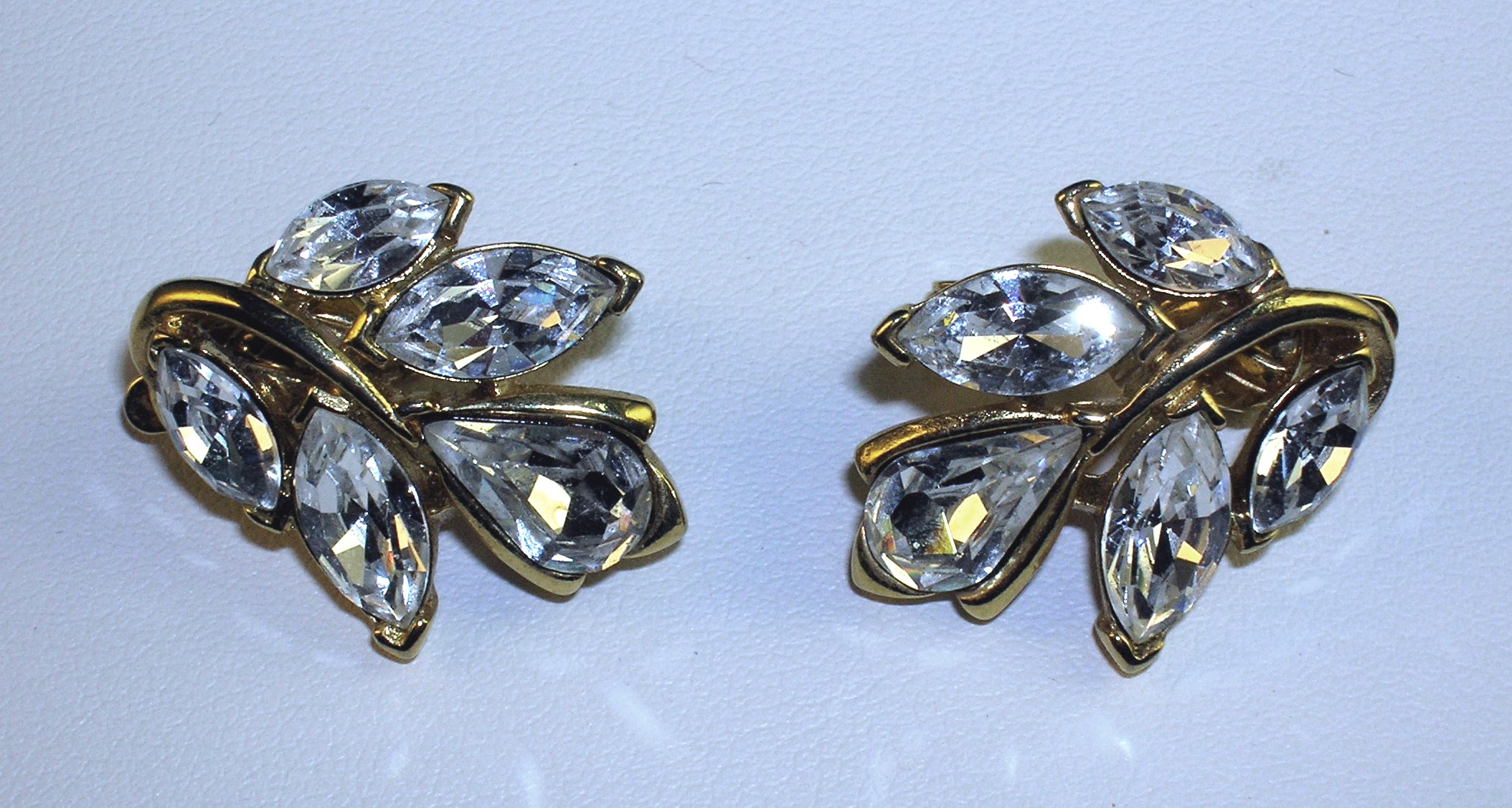 Earrings TRIFARI TM Vintage Gold and Crystal Clip