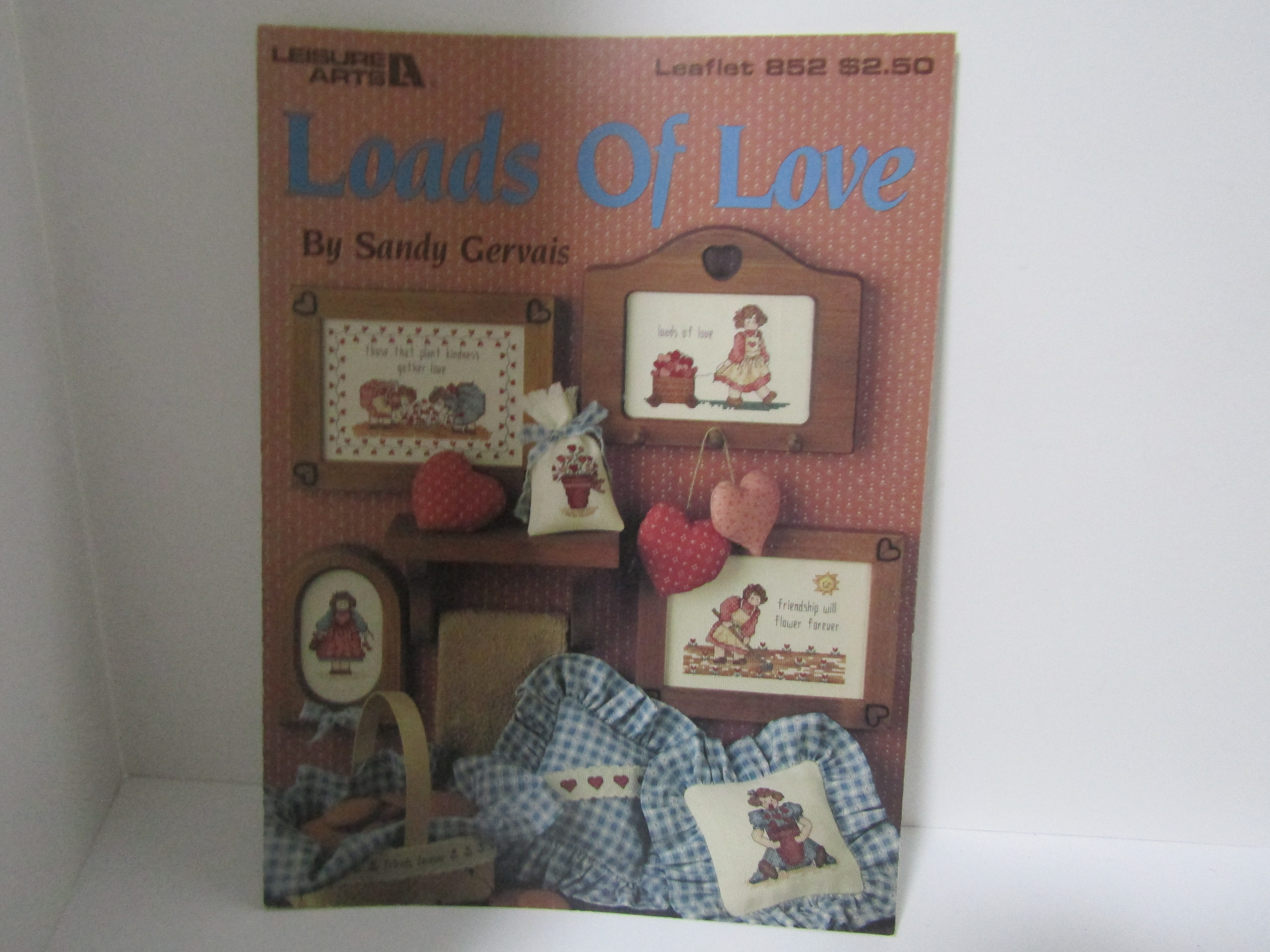 Leisure Arts Loads Of Love #852