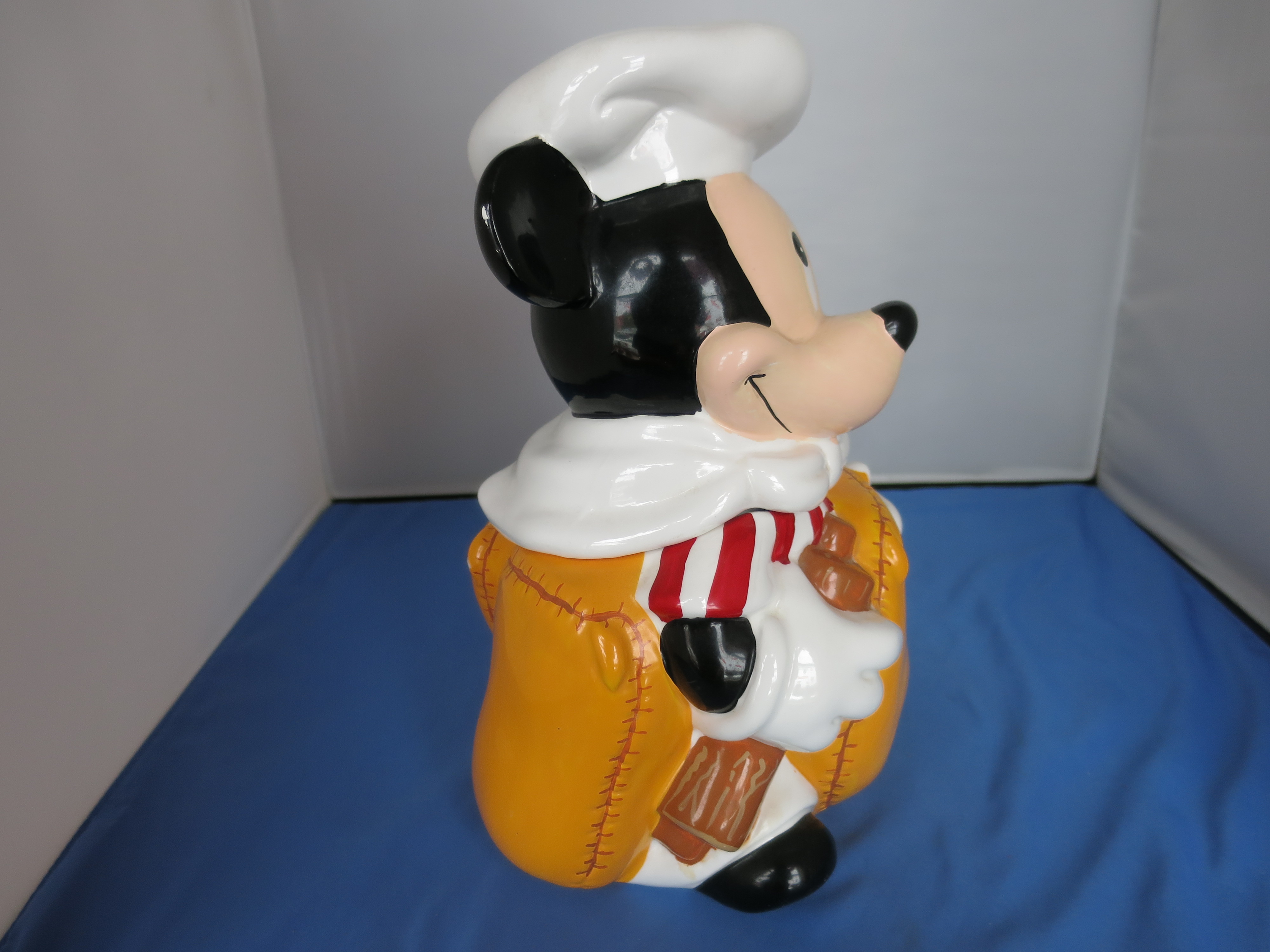 Mickey Mouse with Flour Sak Cookie Jar Disney Hoan