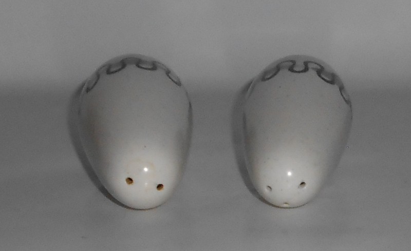Metlox Pottery Poppy Trail Aztec Salt & Pepper Shaker Set