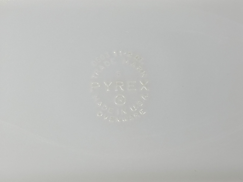Pyrex 0503 Amish Butterprint Turquoise White 1.5 QT Refrigerator Dish