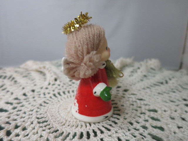 Vintage Napcoware Ceramic Christmas Angel Caroling 9750 Figurine