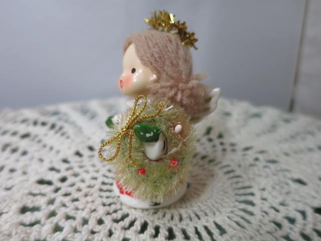 Vintage Napcoware Ceramic Christmas Angel Caroling 9750 Figurine