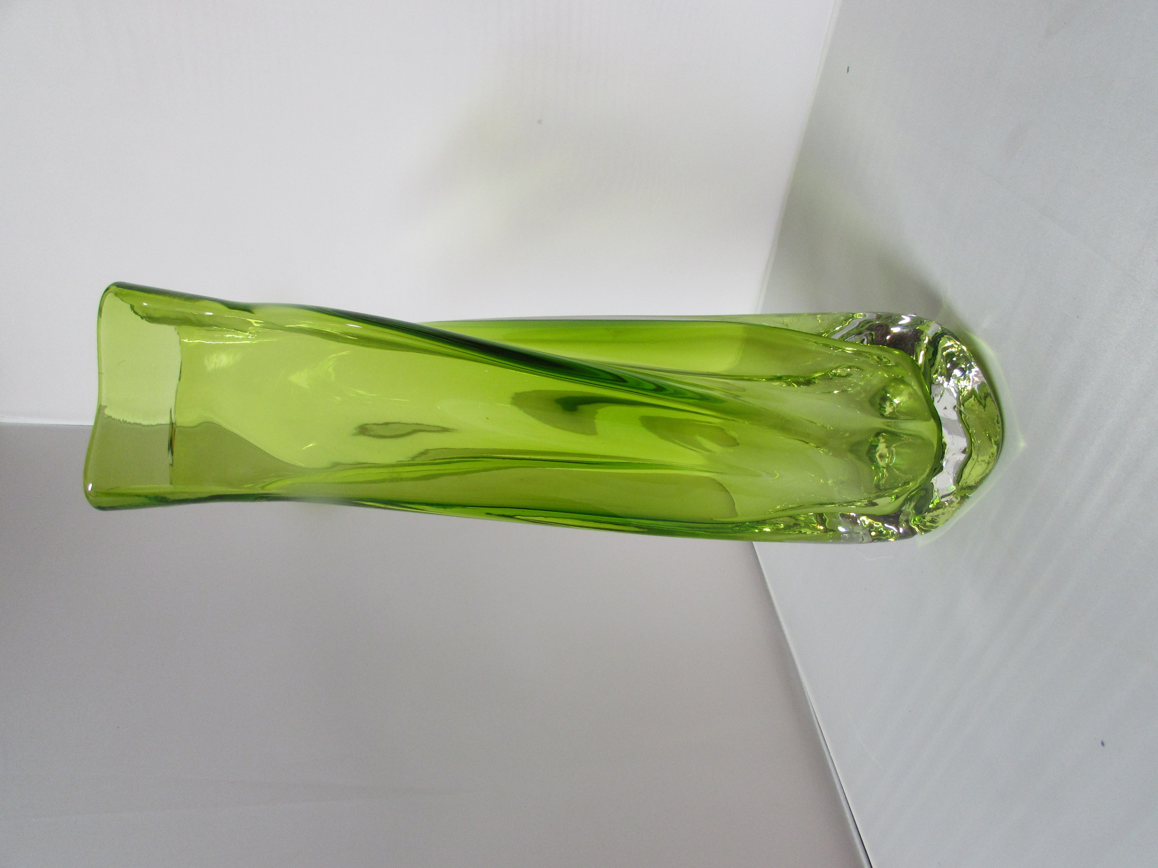Elegant Ultra Green Art Glass Vase Height 11 3/4