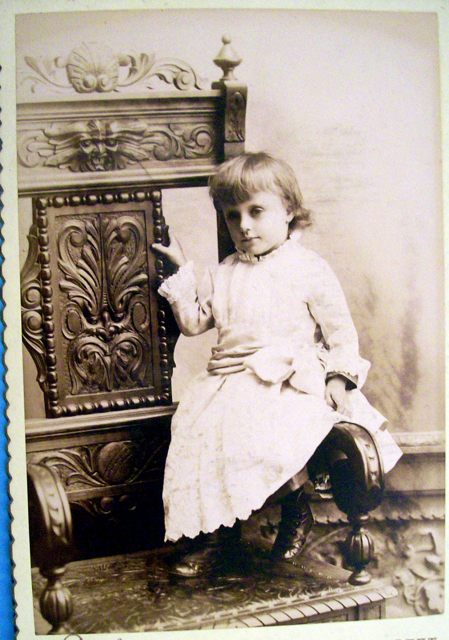 I'm A Big Girl - Die Cut Cabinet Photo of Little Girl