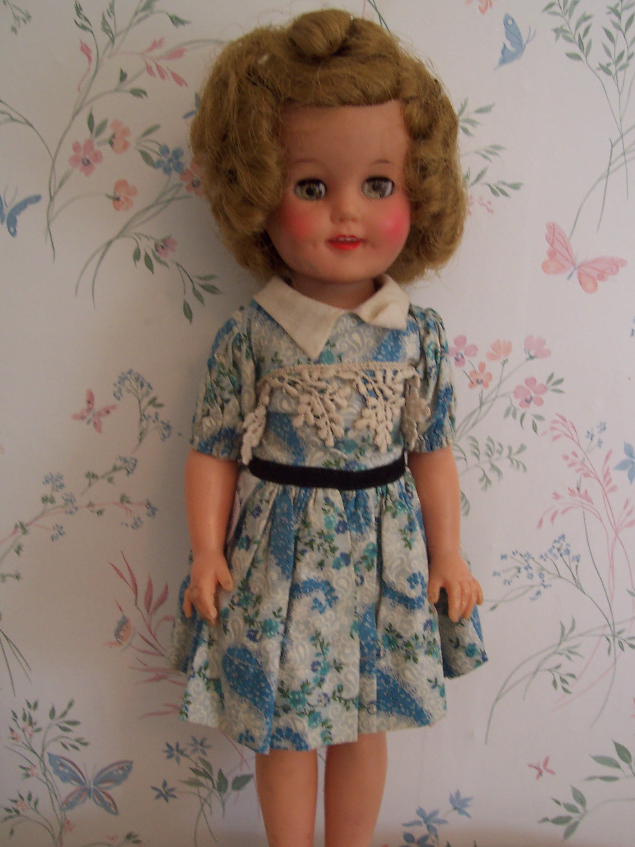 Shirely Temple Doll 15 inch Ideal 1950s