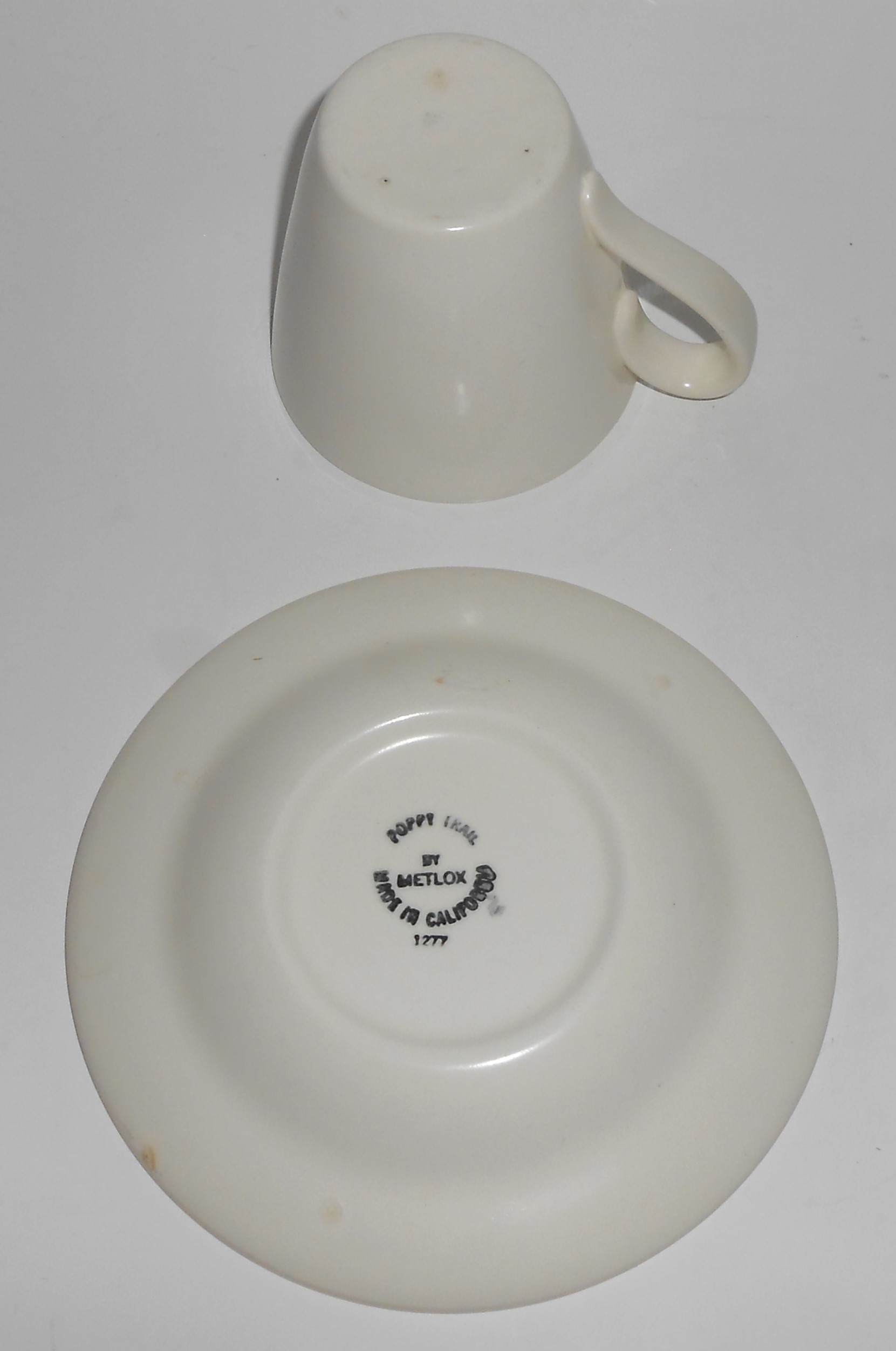 Metlox Pottery Poppy Trail Sculptured Daisy Cup/Saucer