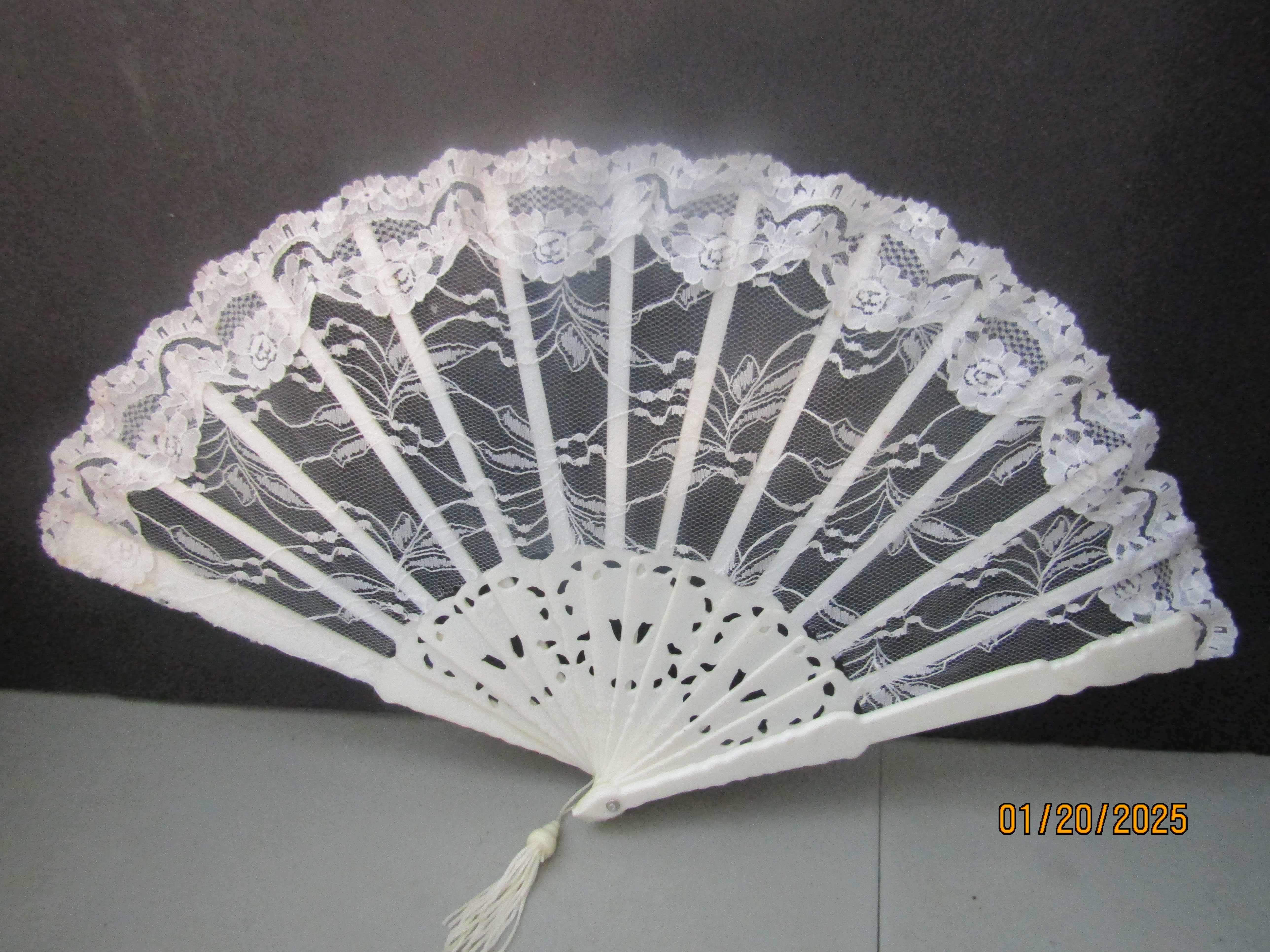 Vintage Victorian Bridal Lace Handheld Fan