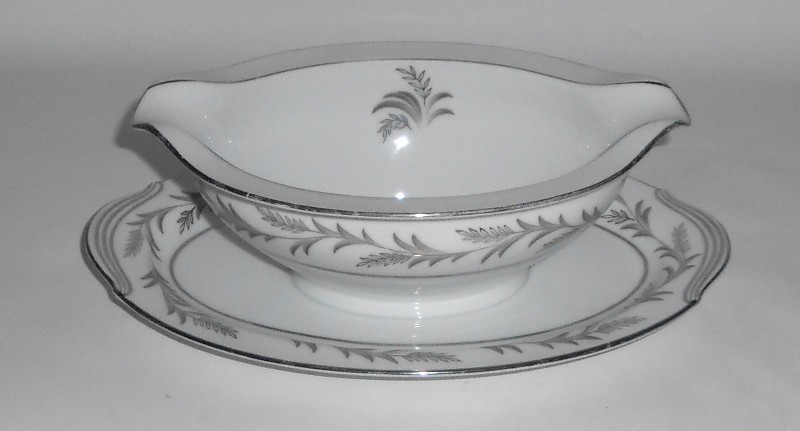 Noritake China w/Platinum 5423 Glendon Gravy Bowl