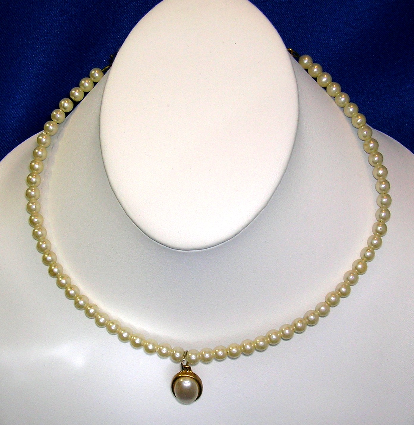 Faux Pearl Choker with Pendant also Plastic Beads
