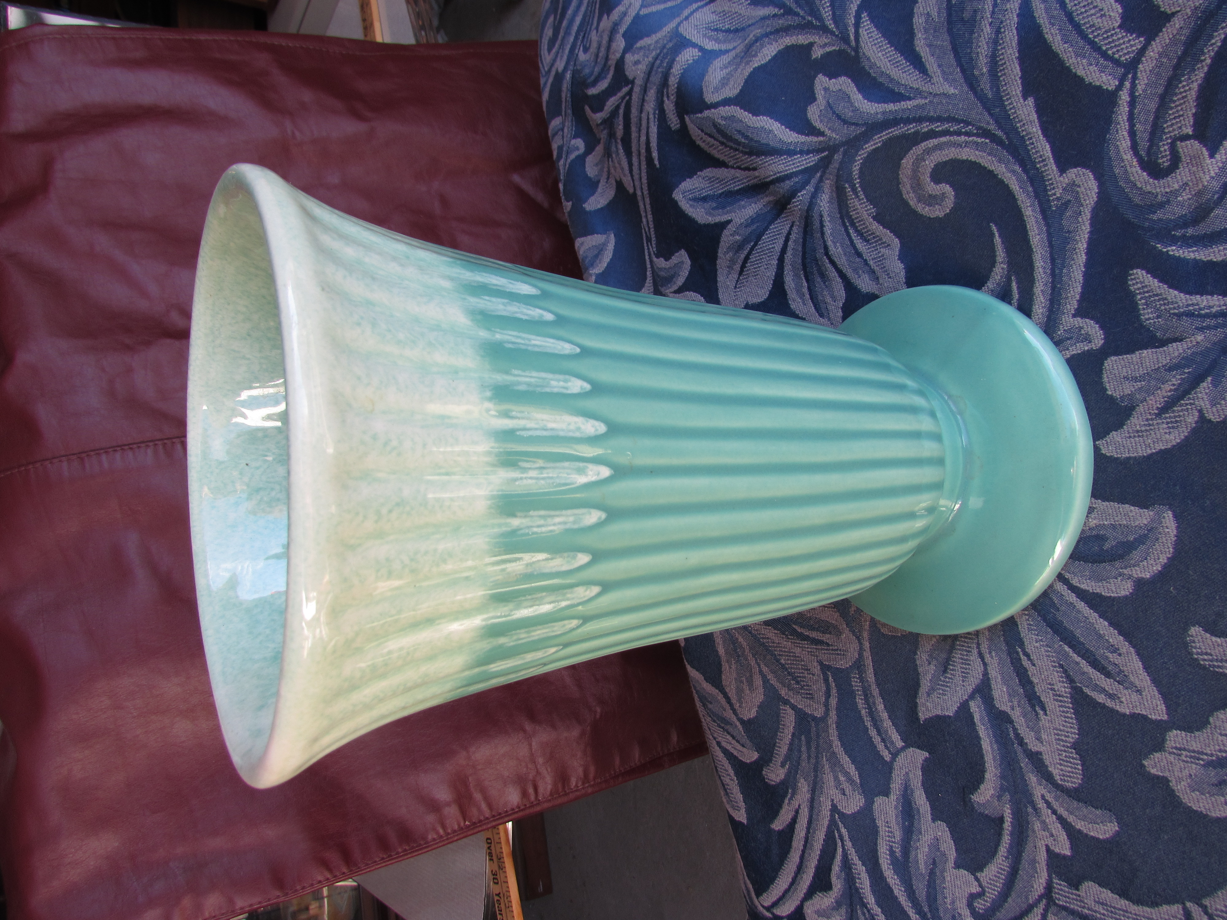 Coronet 211 USA Vase Green with a spattered white top