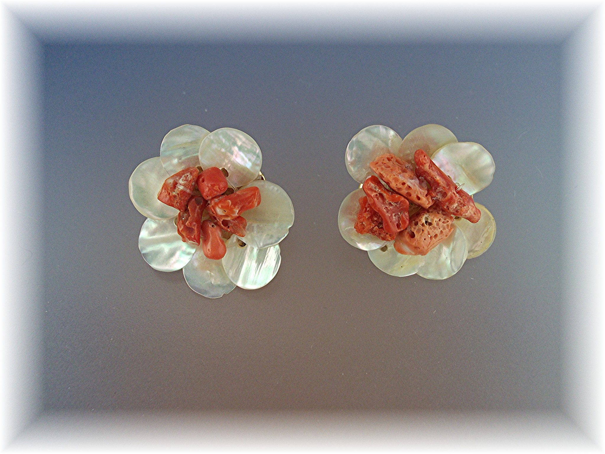 Brooch and Earrings Coral Mother of Pearl Vintage Hawai