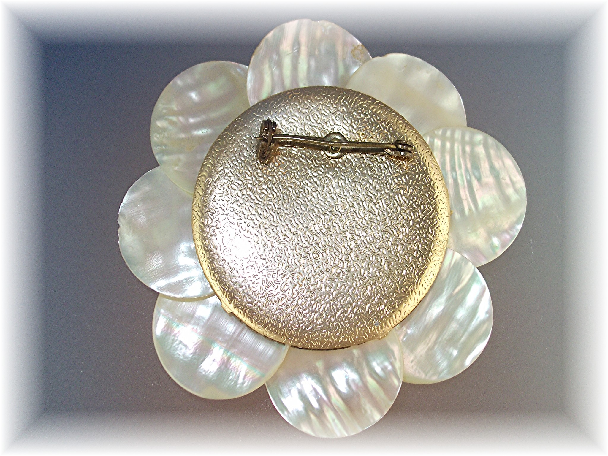 Brooch and Earrings Coral Mother of Pearl Vintage Hawai