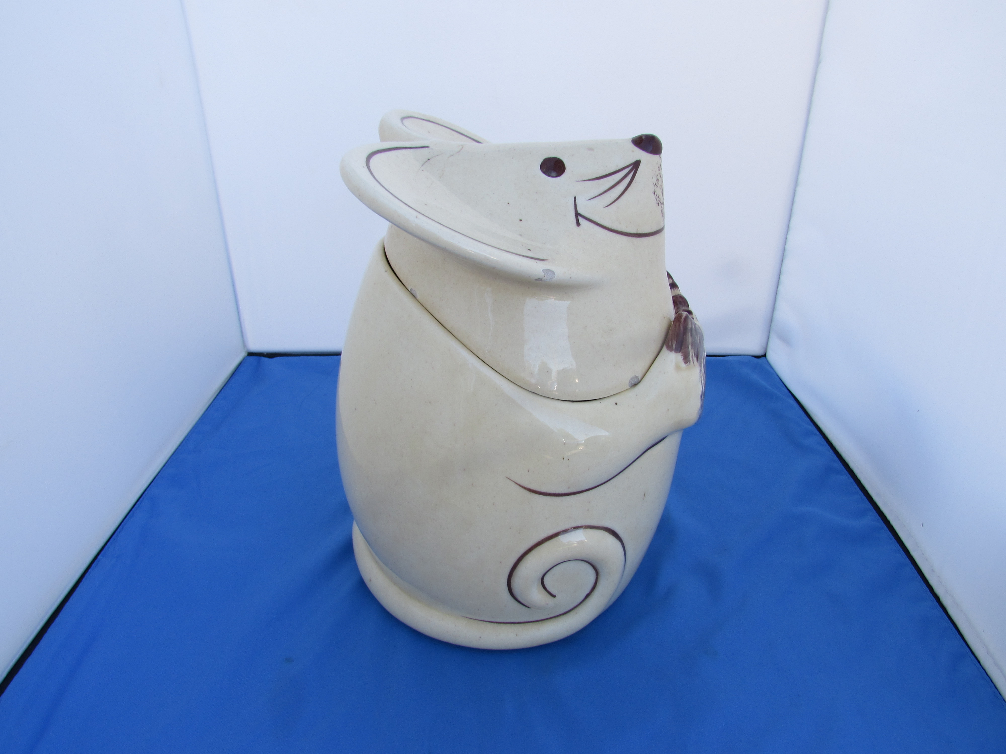 Mouse Eating Cookie Cookie Jar chipped and cracked