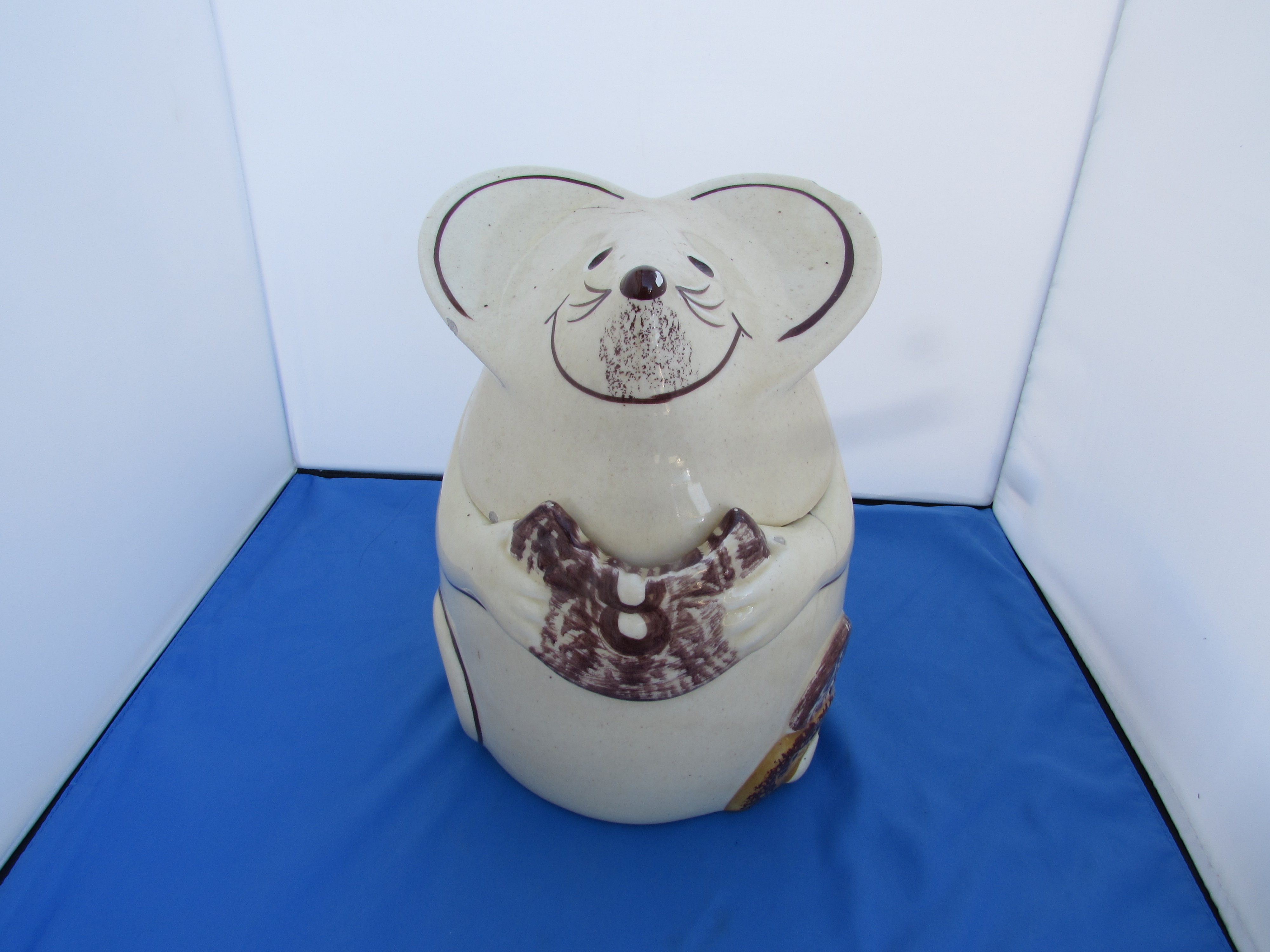 Mouse Eating Cookie Cookie Jar chipped and cracked