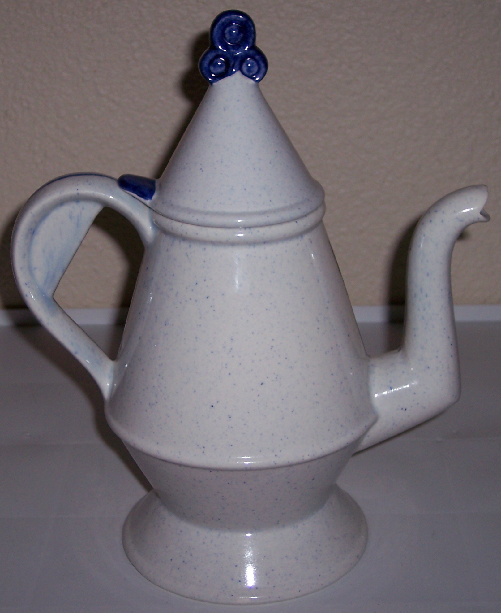 Metlox Poppy Trail Pottery Provincial Blue Coffee Pot!