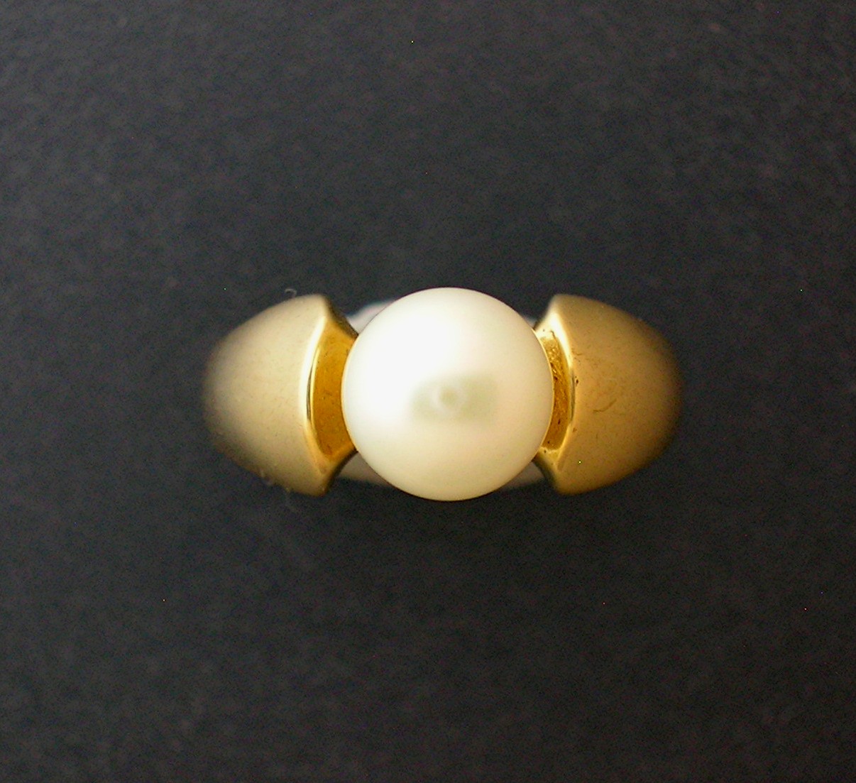 Ring  14K Gold and 7 1/2mm Solitaire Pearl