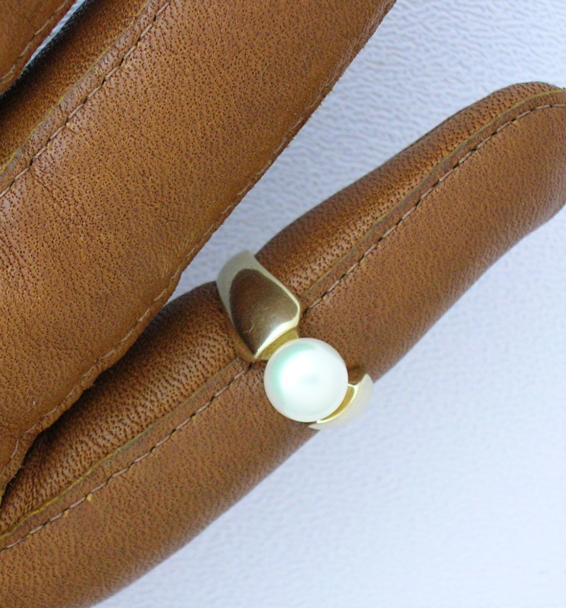 Ring  14K Gold and 7 1/2mm Solitaire Pearl