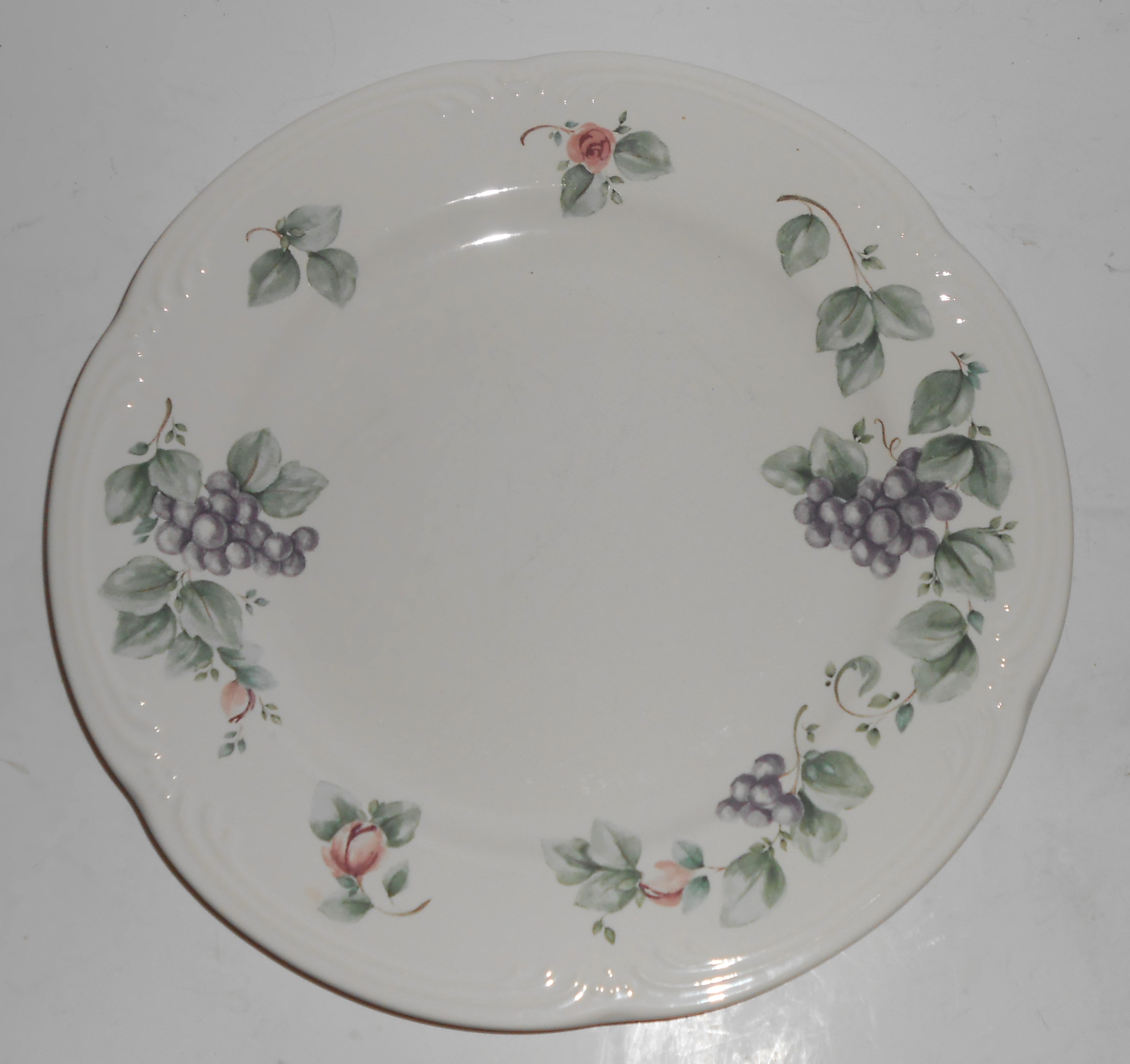 Pfaltzgraff Pottery Grapevine Dinner Plate