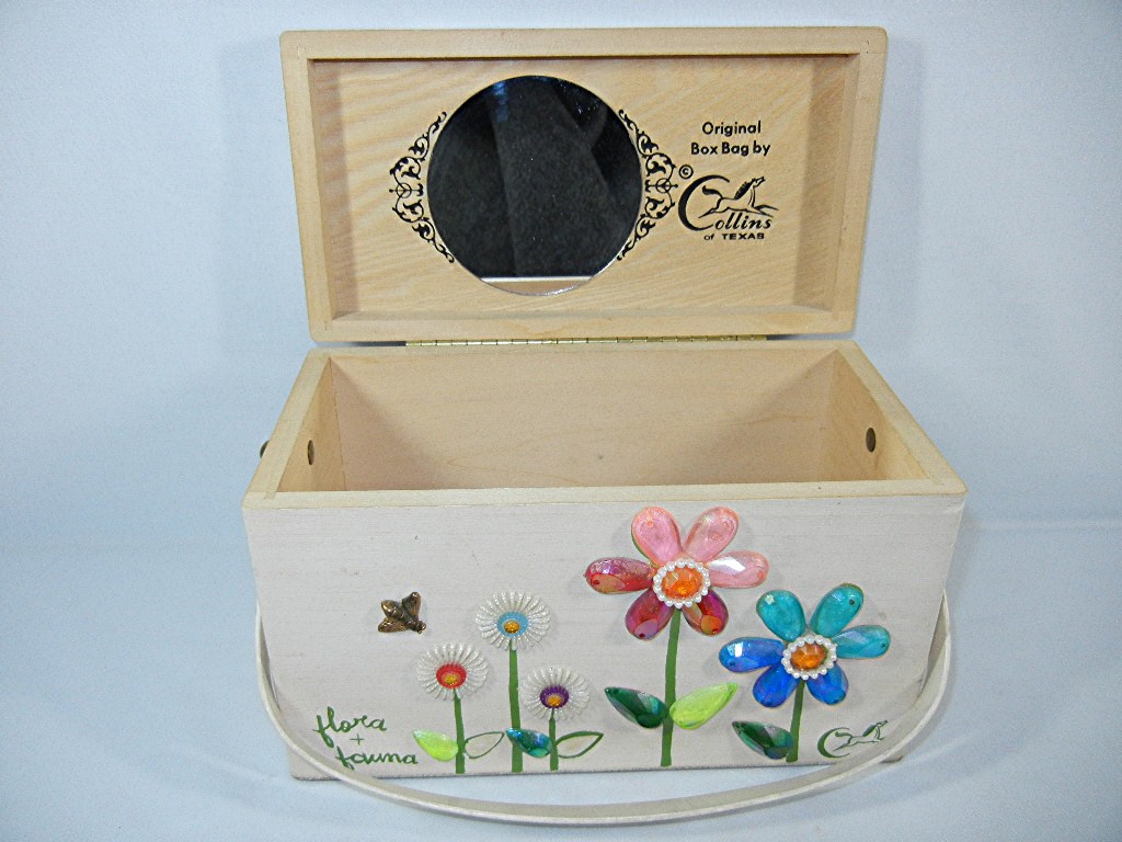 Enid Collins Texas Flora and Fauna Box bag