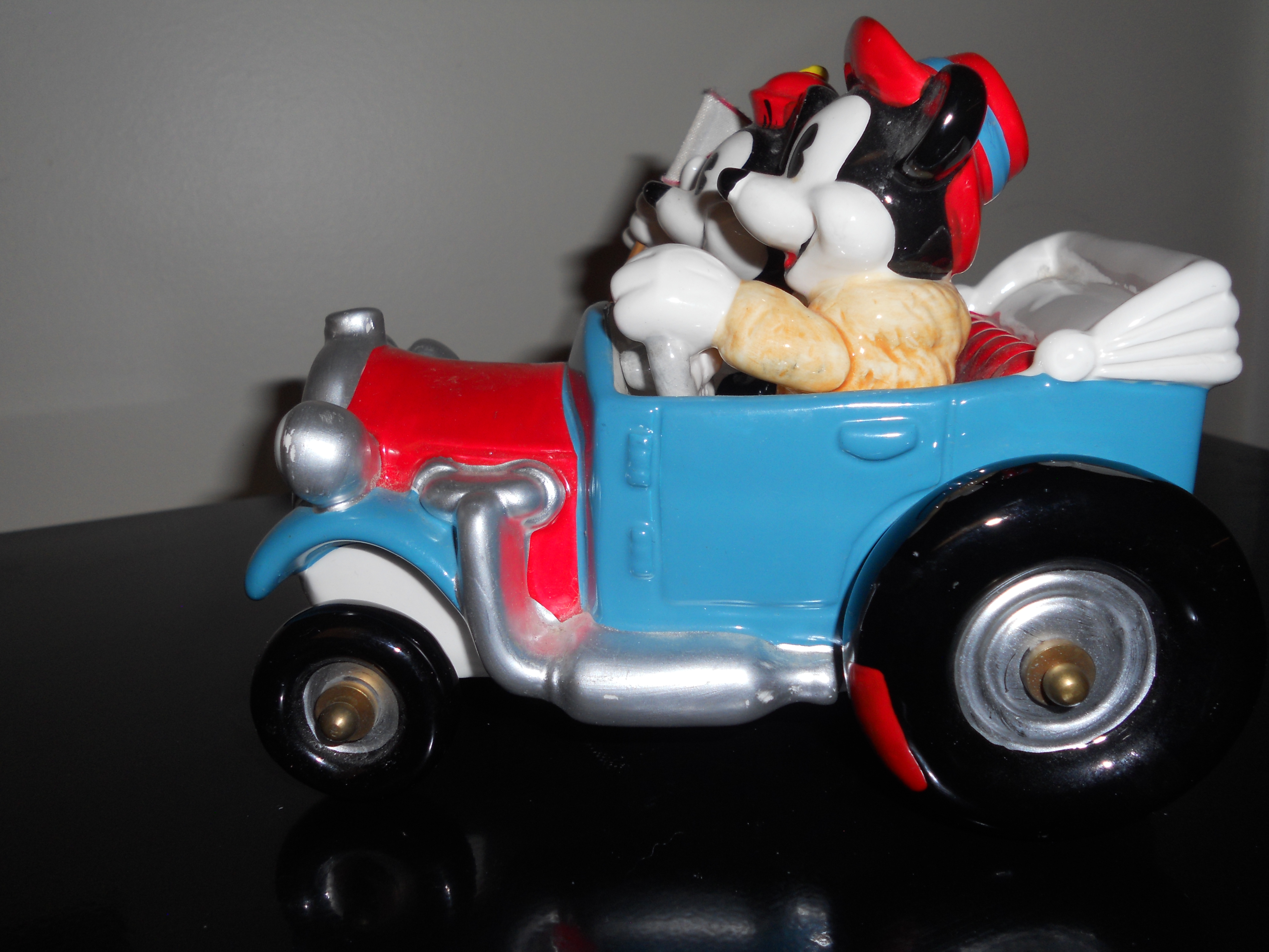 Mickey and Minnie Disney Musical Car Schmid