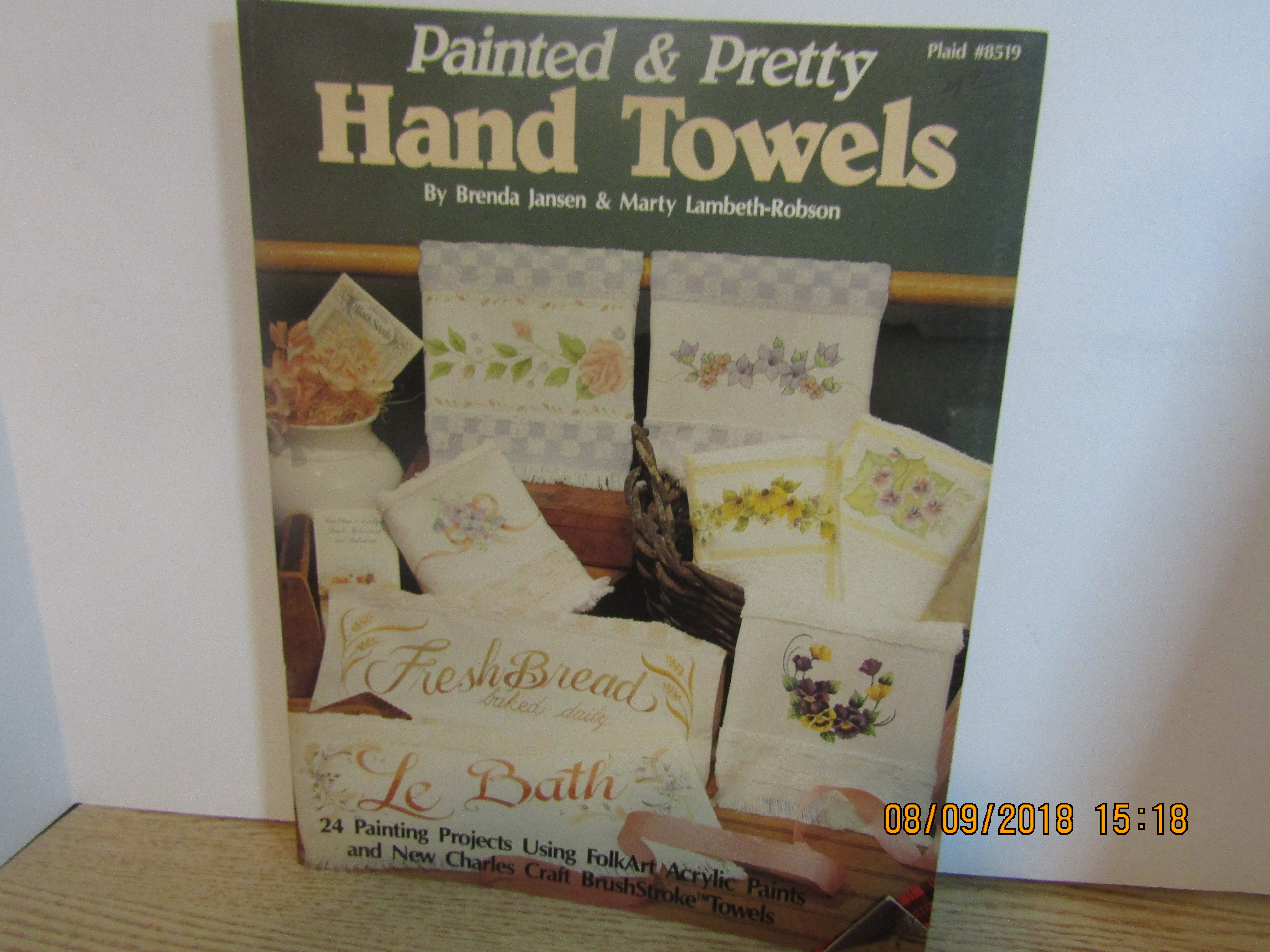 Plaid Craft Book Painted And Pretty Hand Towels #8519