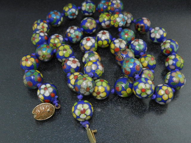 Cloisinee Blue Green Yellow Red Beads Necklace Hand Kno