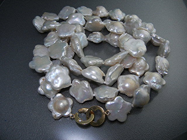 Reborn Keshi Pearls Flowers Necklace