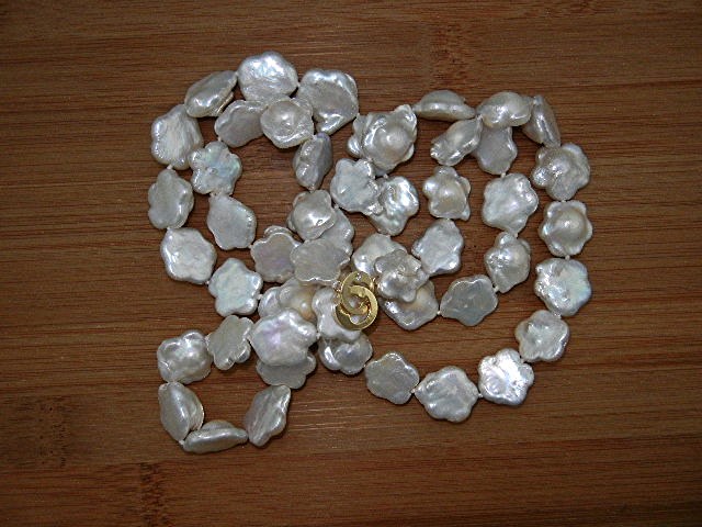 Reborn Keshi Pearls Flowers Necklace